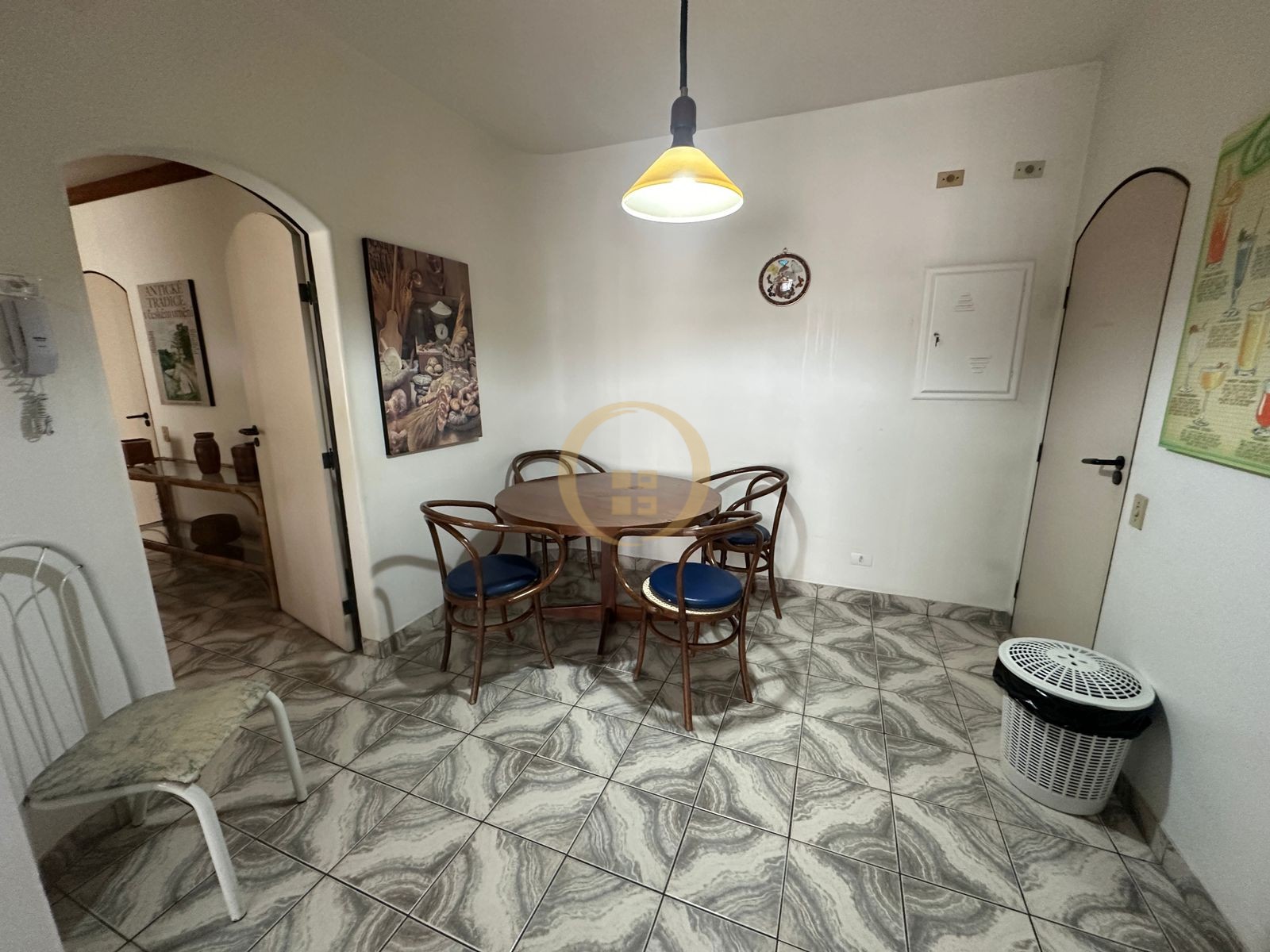 Apartamento na Praia das Pitangueiras, Guarujá - SP