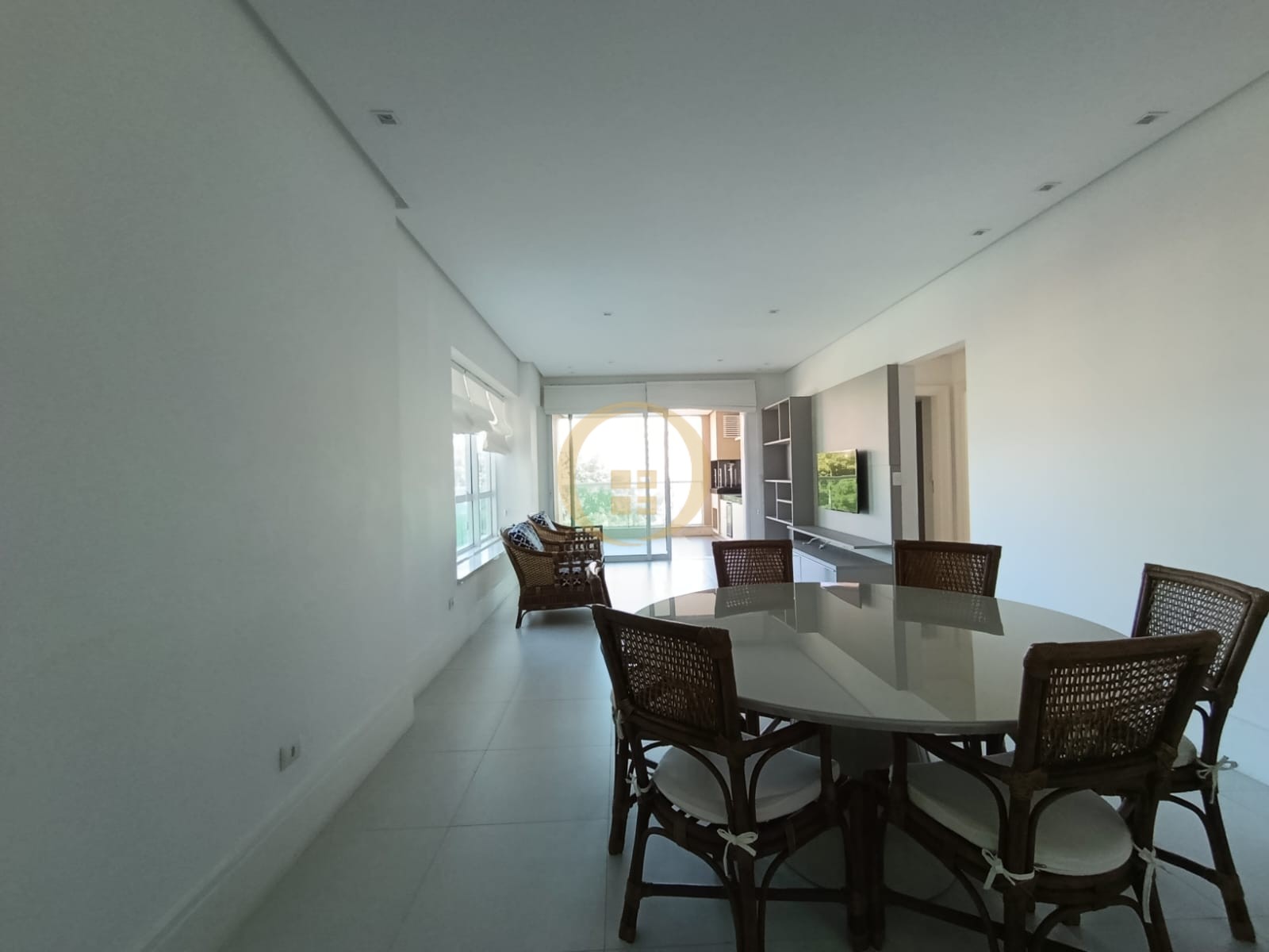 Apartamento na Praia da Enseada, Guarujá - SP