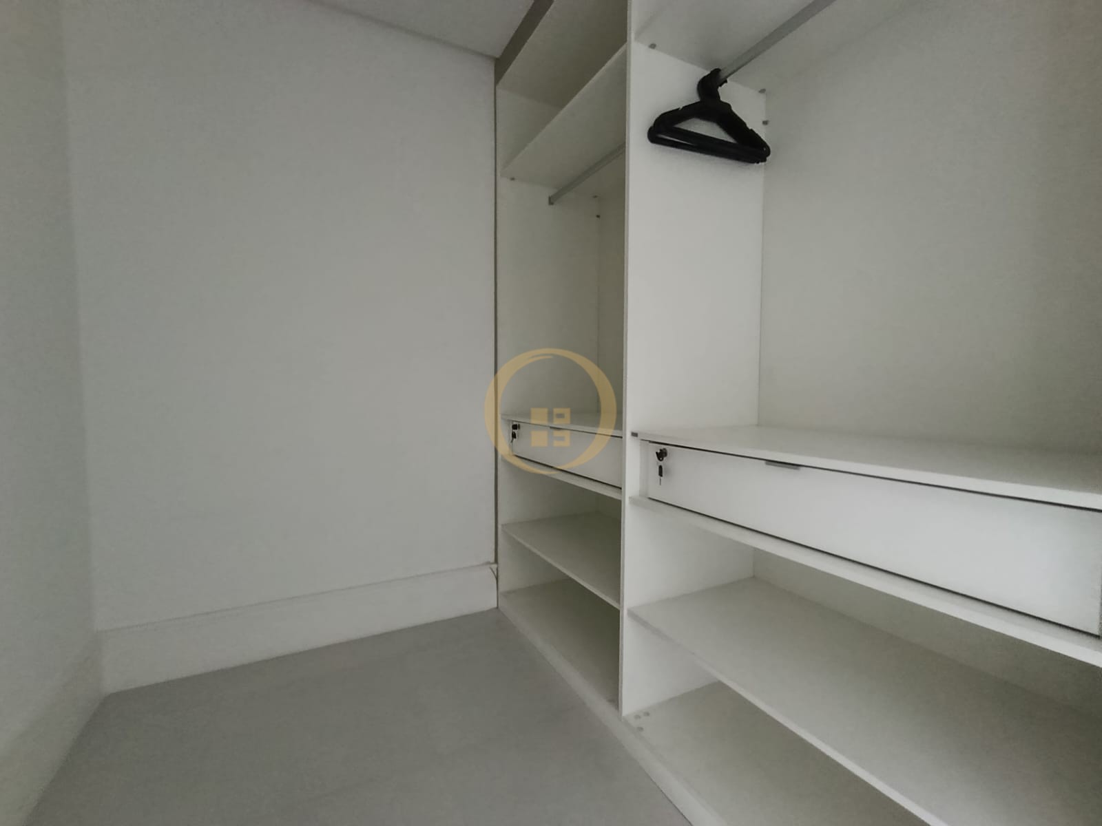 Apartamento na Praia da Enseada, Guarujá - SP