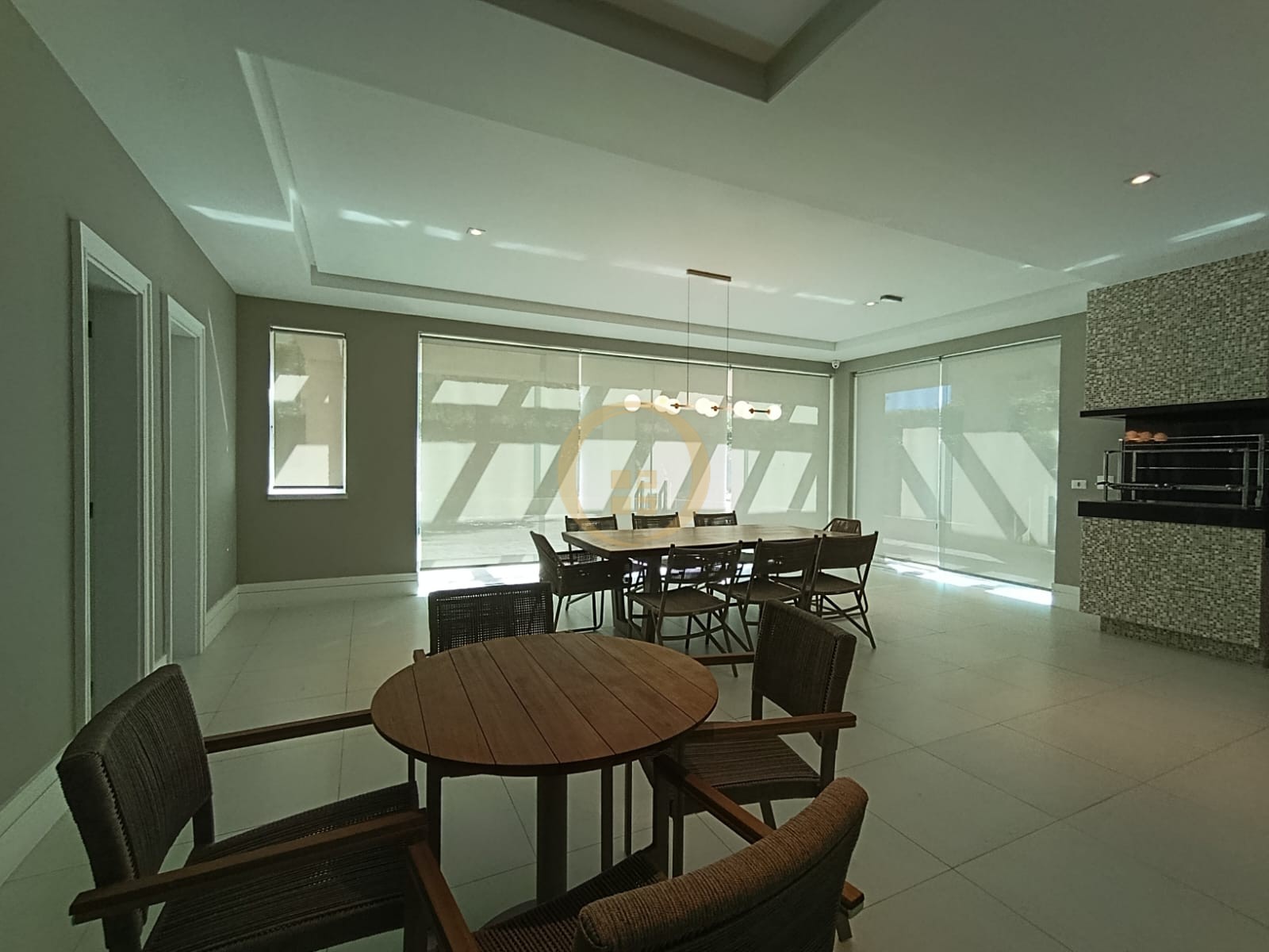 Apartamento na Praia da Enseada, Guarujá - SP