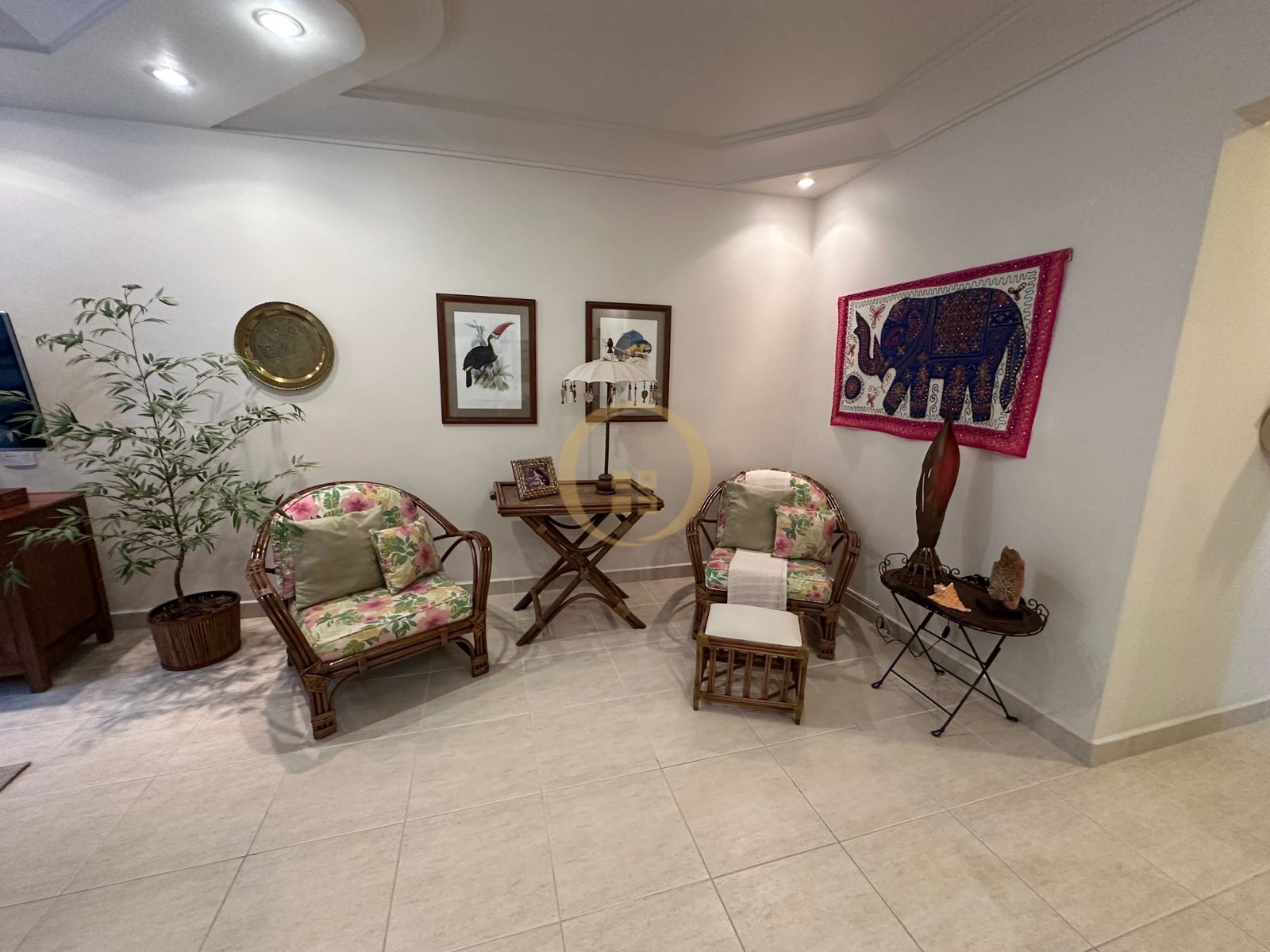 Apartamento na Praia das Pitangueiras, Guarujá - SP