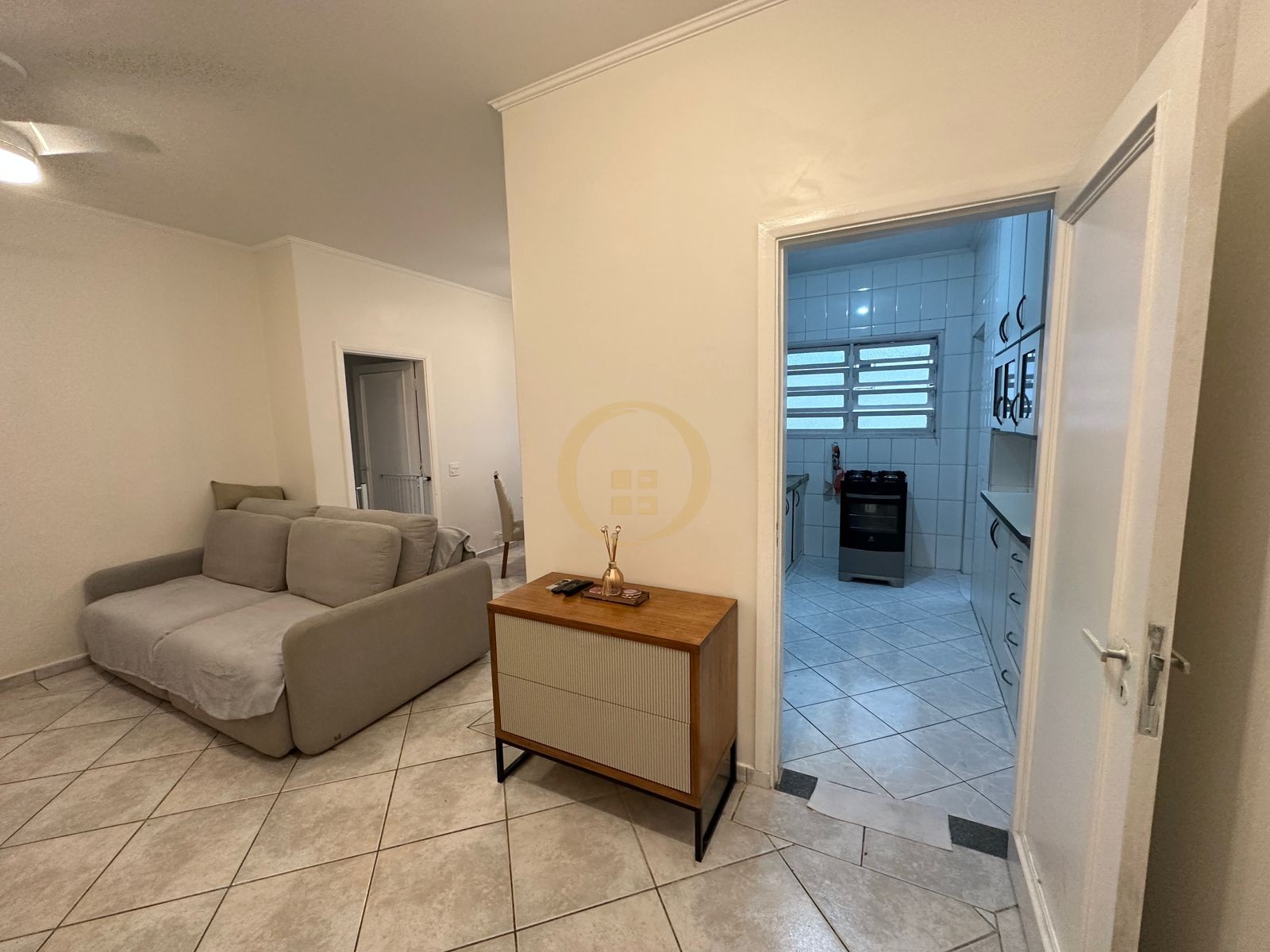 Apartamento na Praia das Pitangueiras, Guarujá - SP
