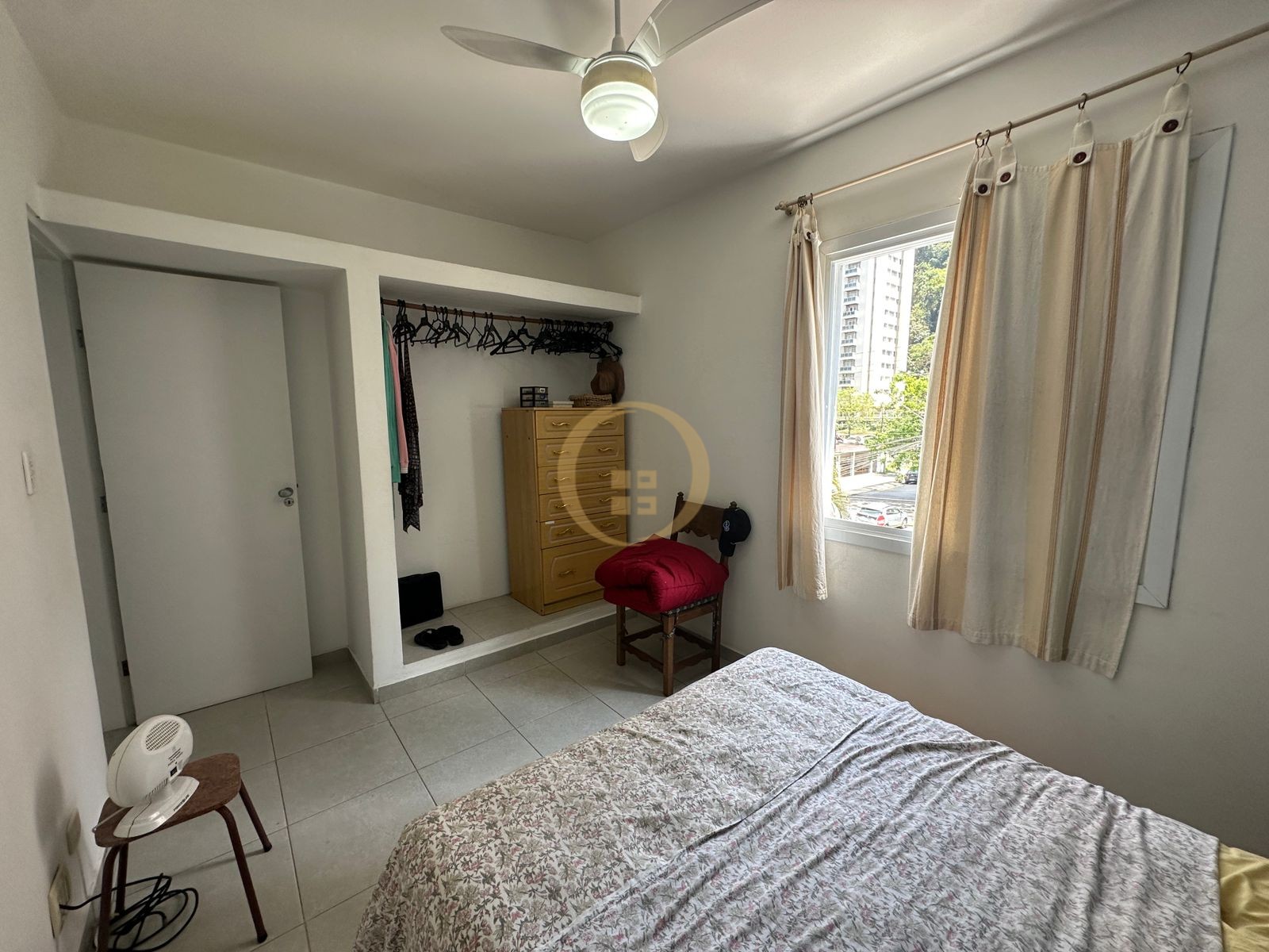 Apartamento na Praia das Pitangueiras, Guarujá - SP