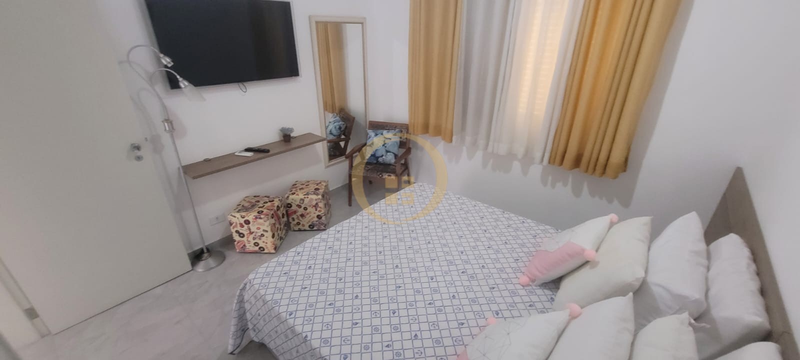 Apartamento na Praia das Pitangueiras, Guarujá - SP