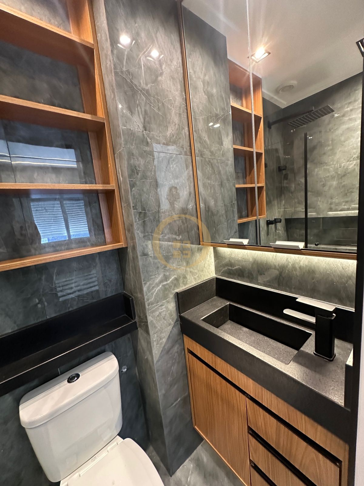 Apartamento na Praia das Astúrias, Guarujá - SP