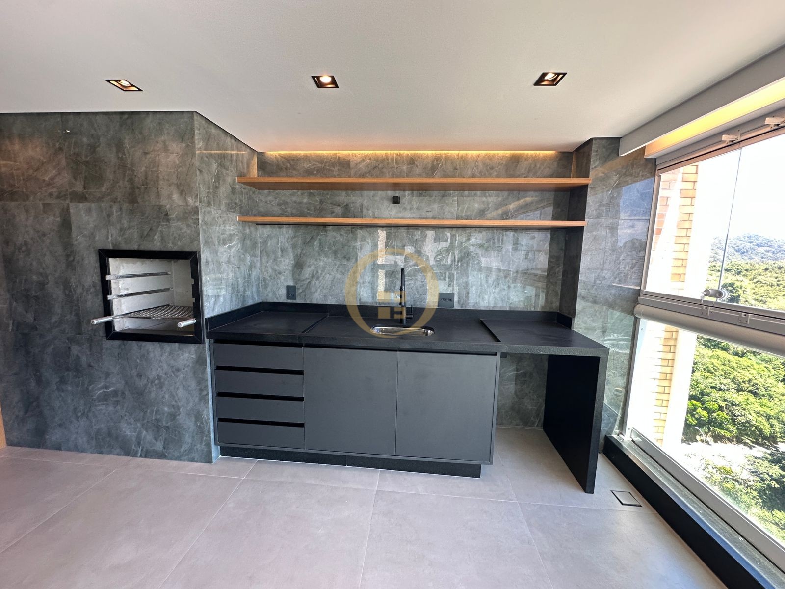 Apartamento na Praia das Astúrias, Guarujá - SP