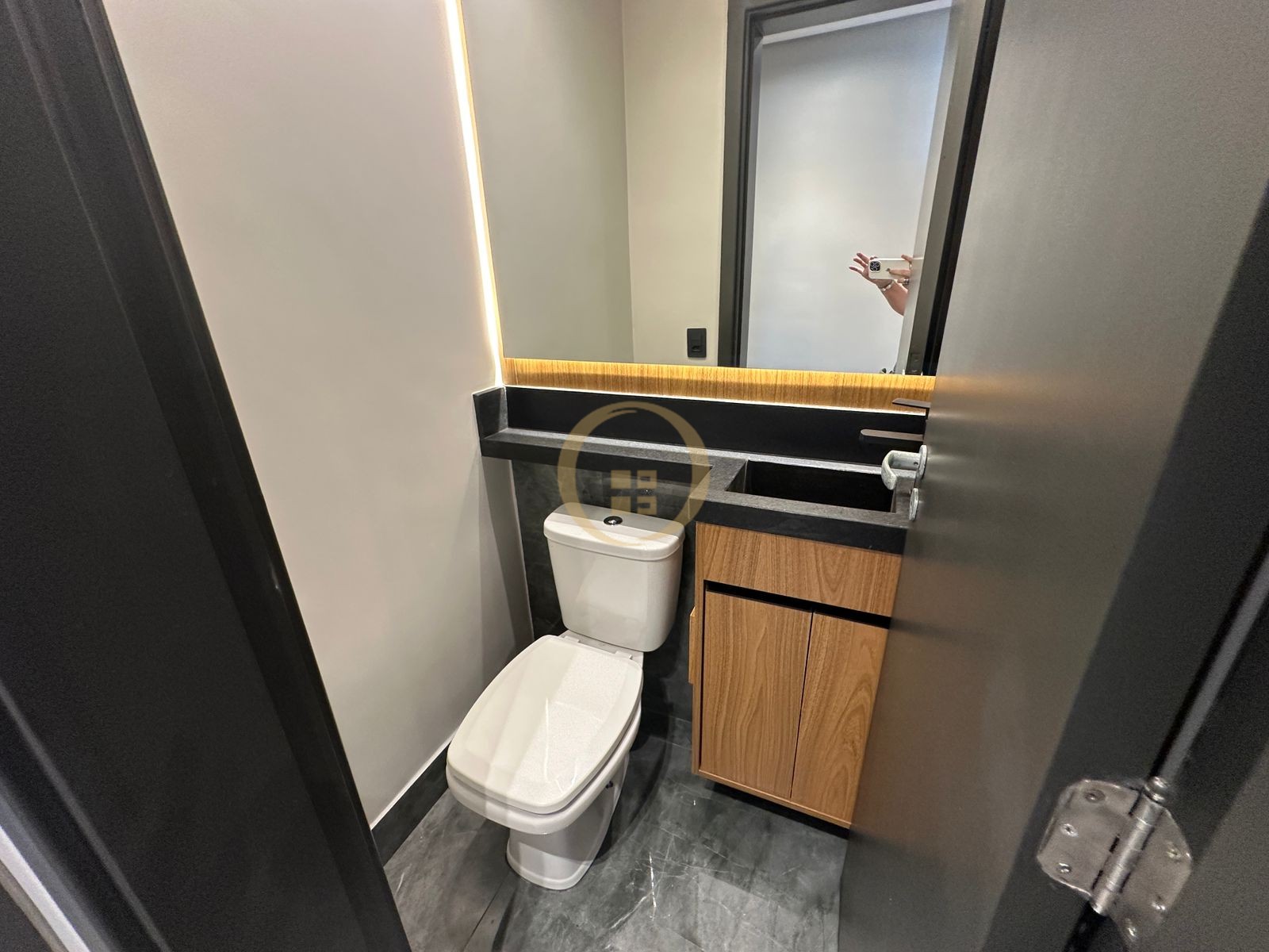 Apartamento na Praia das Astúrias, Guarujá - SP