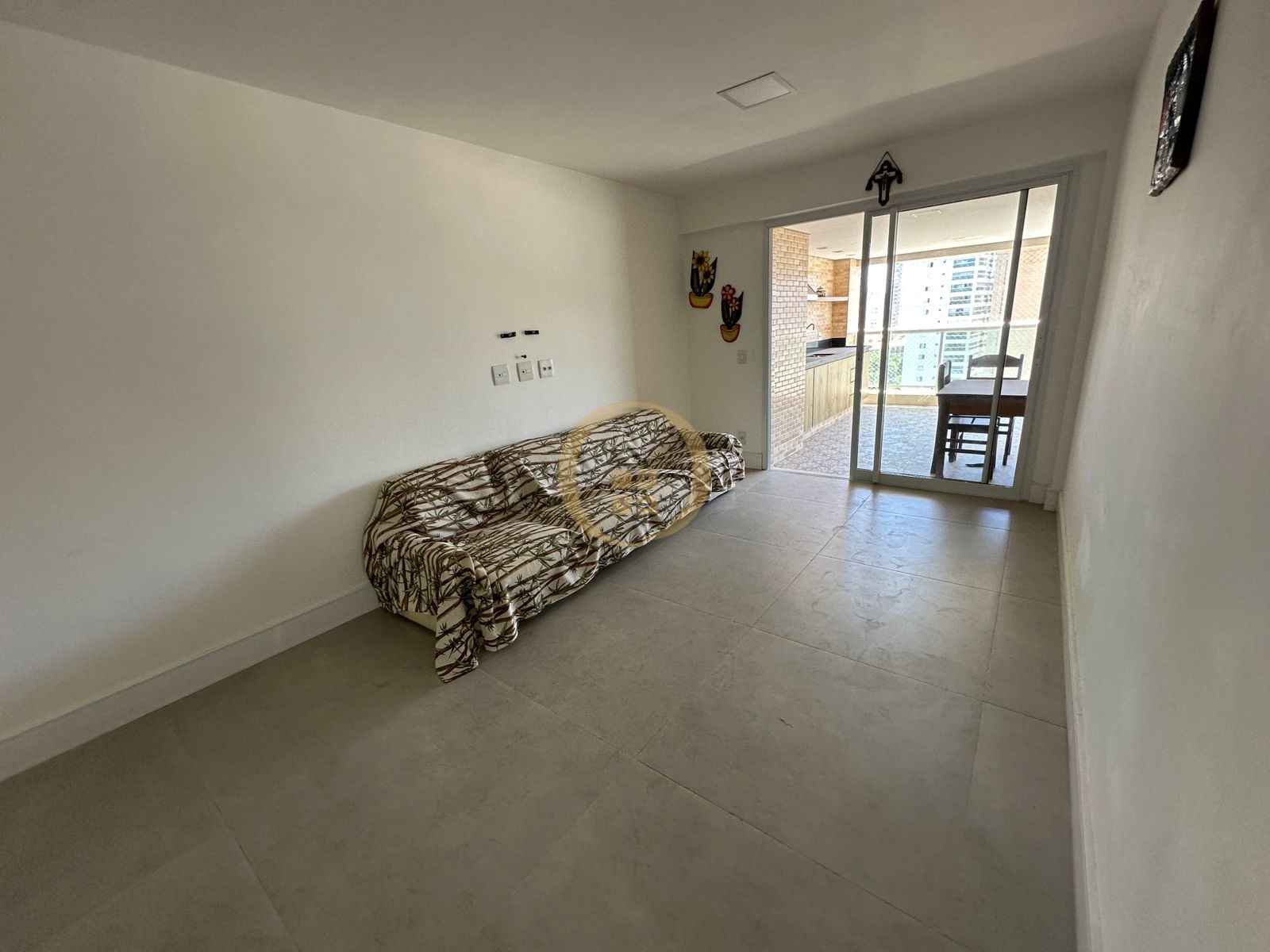 Apartamento na Praia das Astúrias, Guarujá - SP