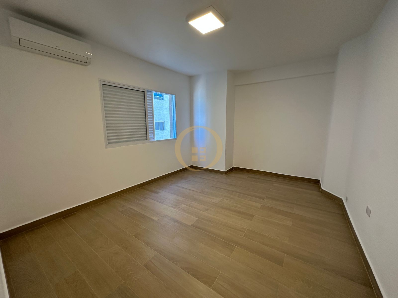Apartamento Frente ao Mar nas Pitangueiras, Guarujá - SP