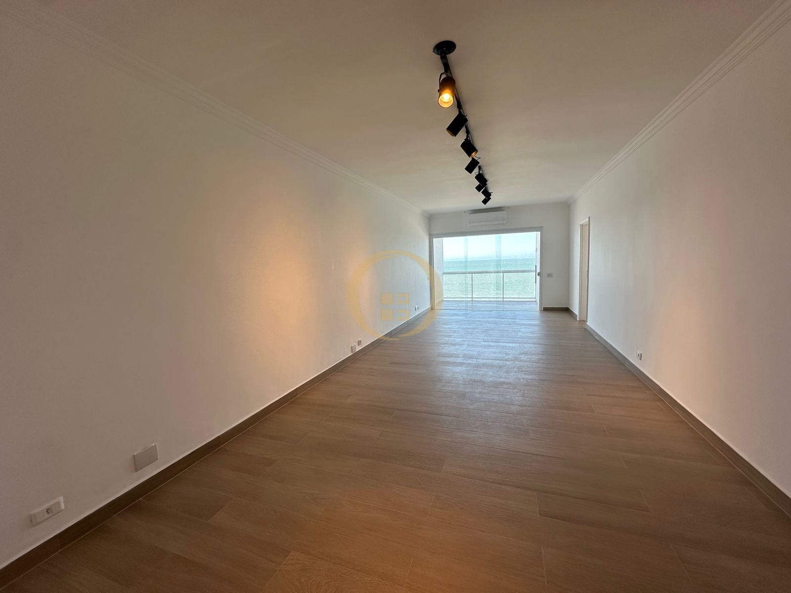 Apartamento Frente ao Mar nas Pitangueiras, Guarujá - SP