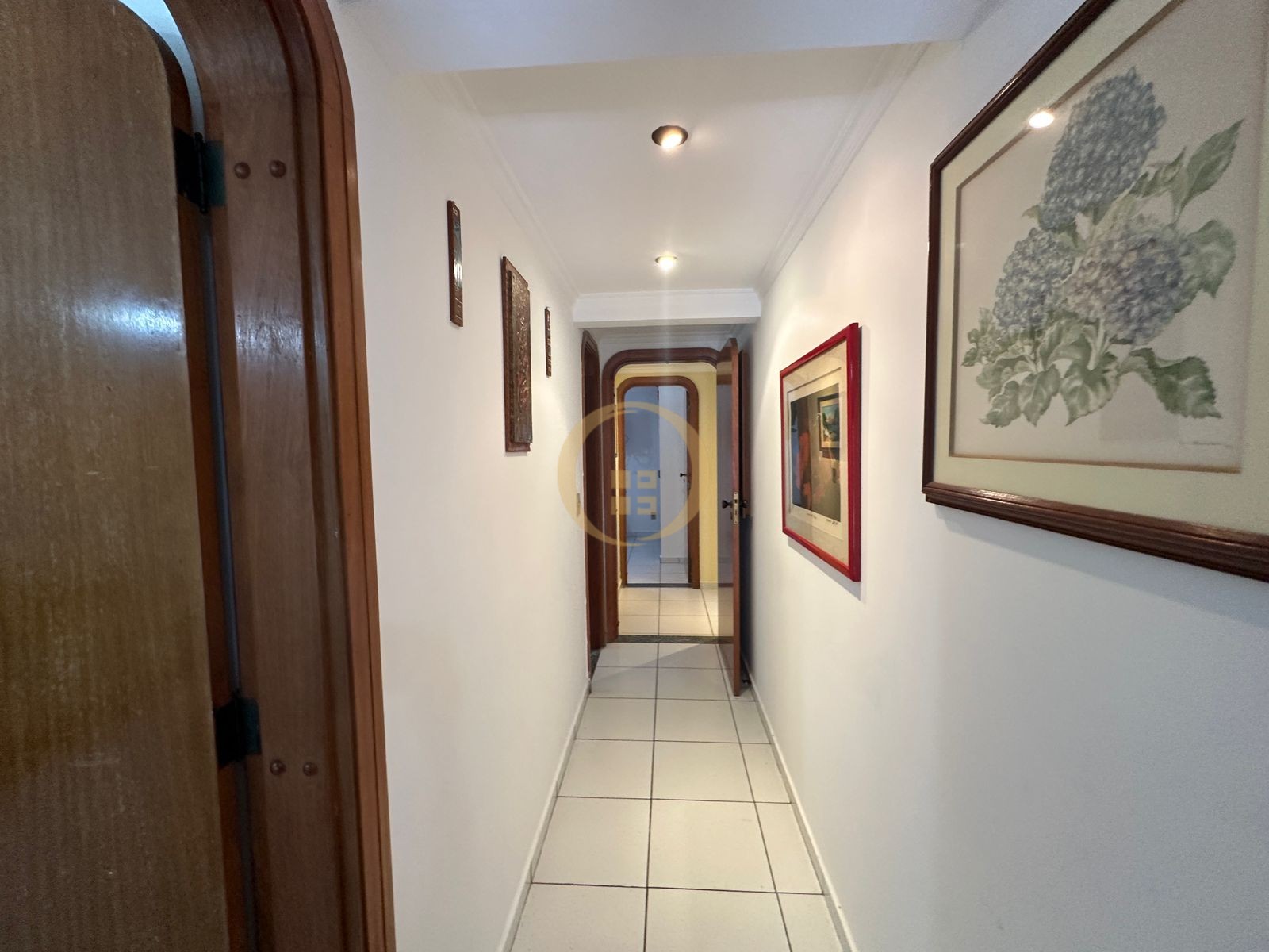 Apartamento na Praia das Pitangueiras, Guarujá - SP