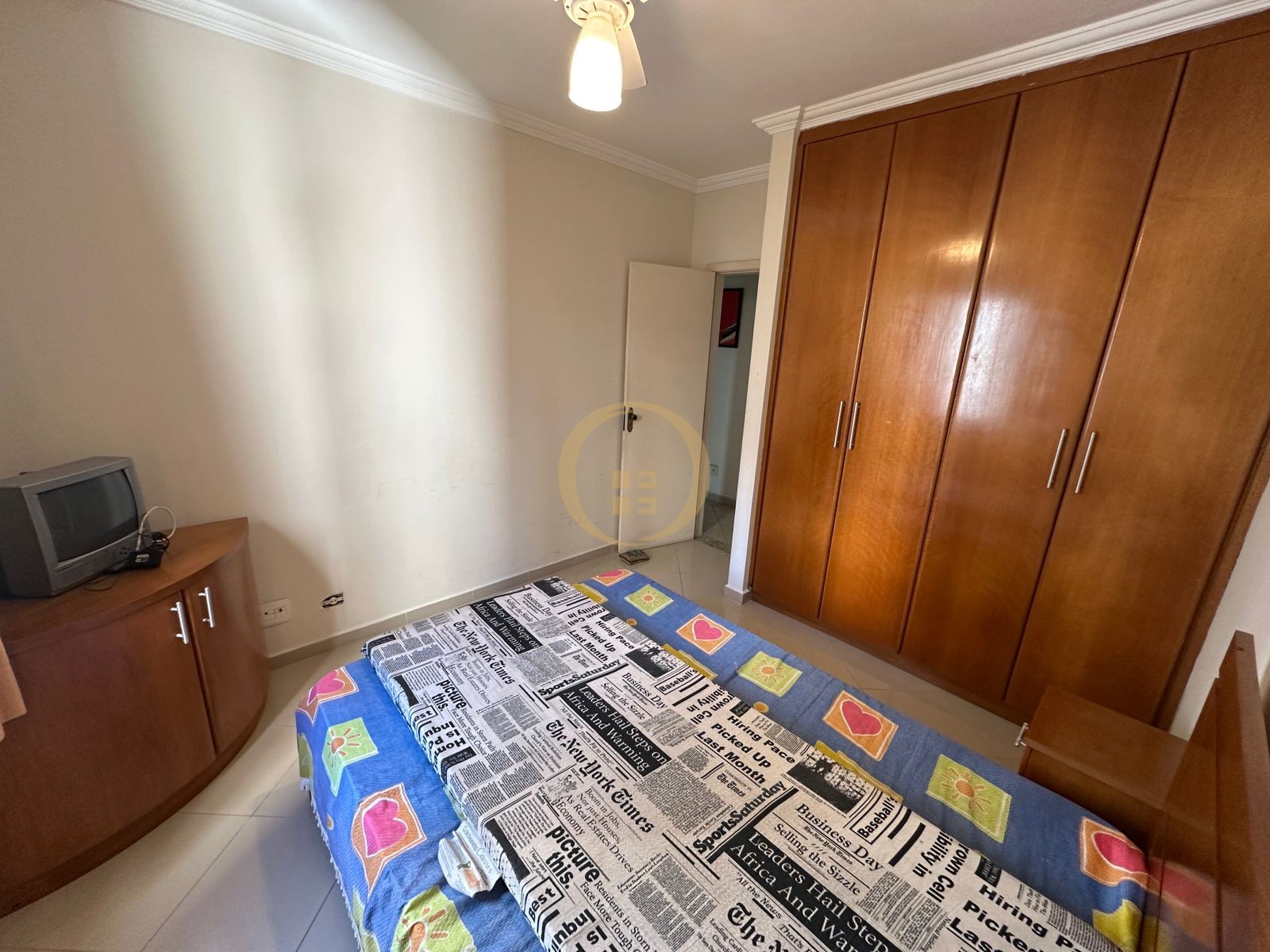 Apartamento na Praia das Pitangueiras, Guarujá - SP