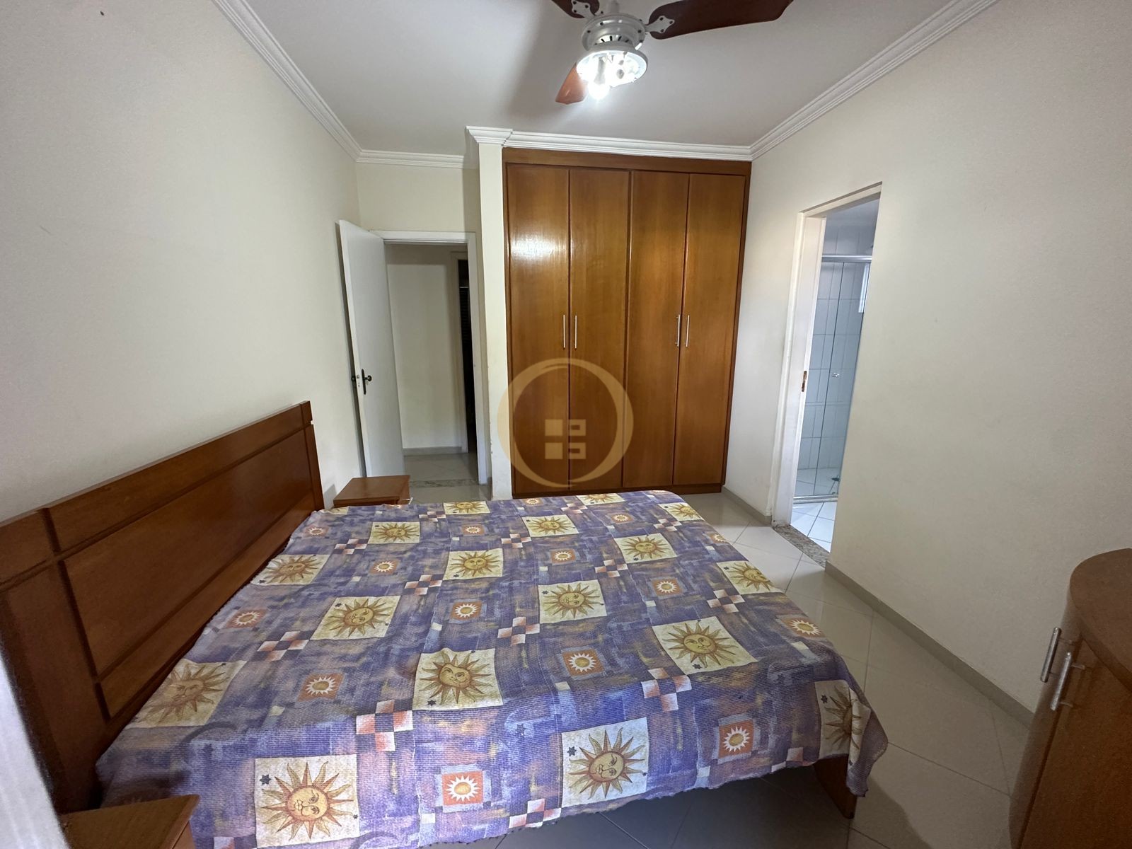 Apartamento na Praia das Pitangueiras, Guarujá - SP