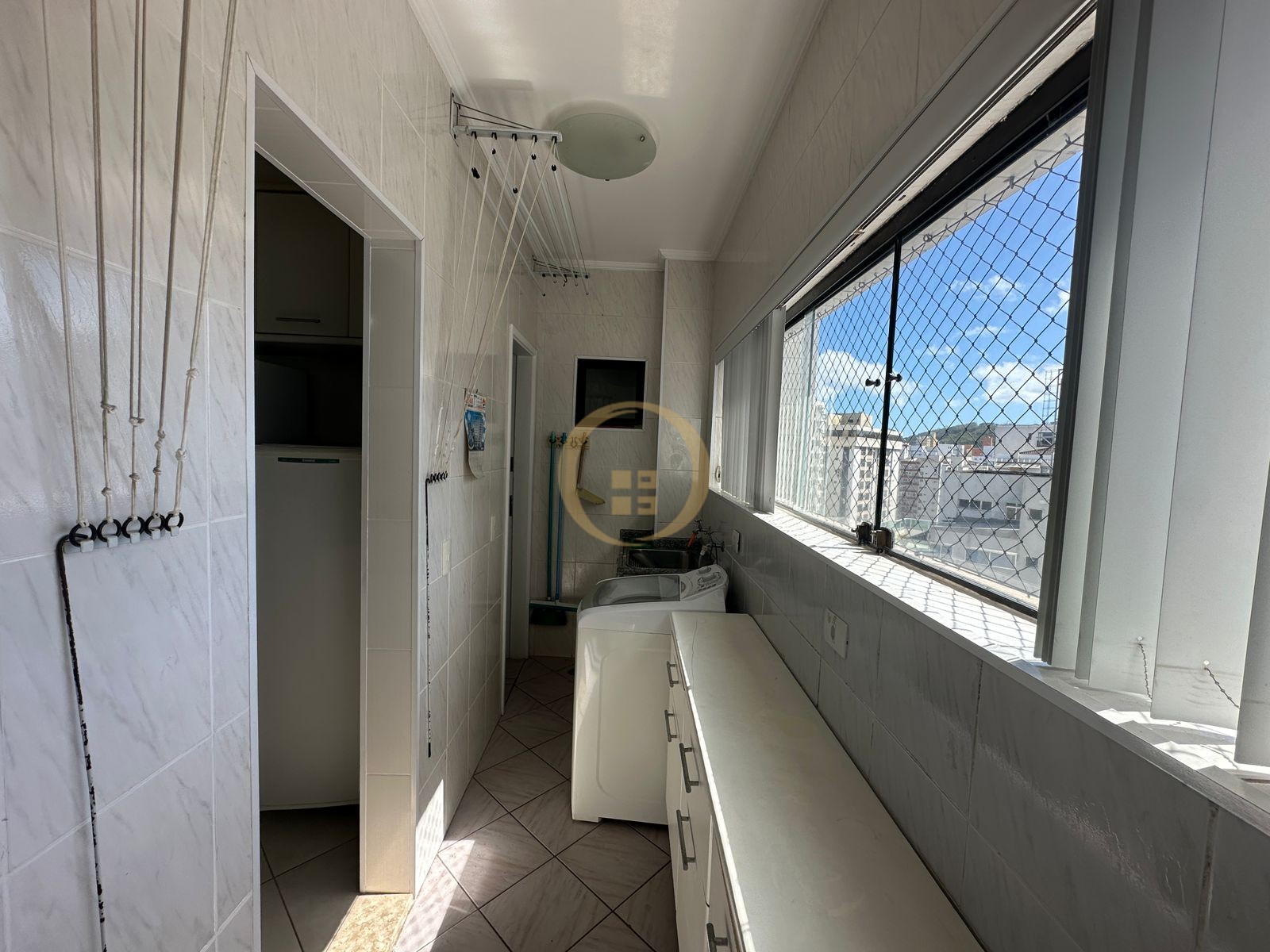 Apartamento na Praia das Pitangueiras, Guarujá - SP