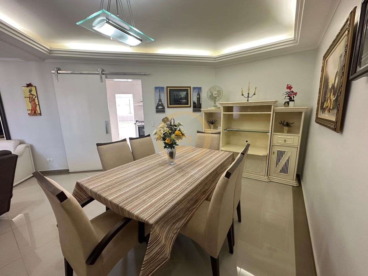 Apartamento na Praia das Pitangueiras, Guarujá - SP