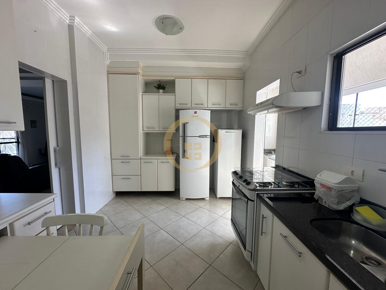 Apartamento na Praia das Pitangueiras, Guarujá - SP