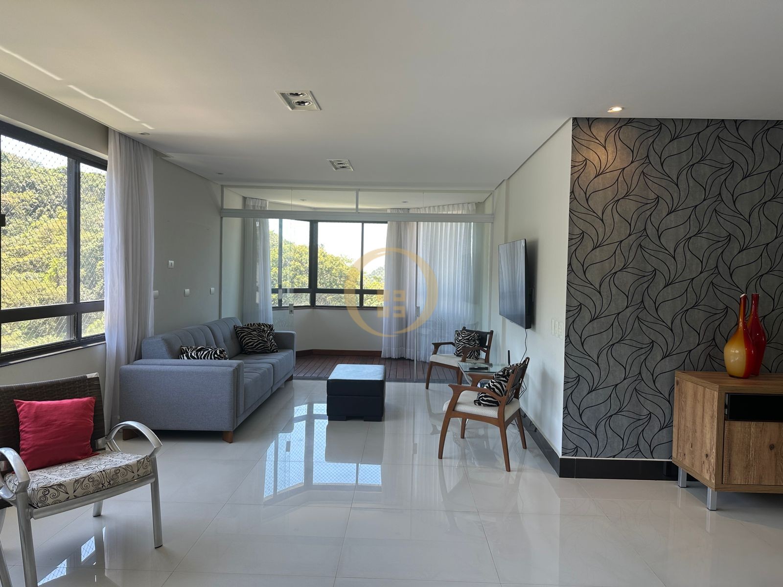 Apartamento na Praia das Pitangueiras, Guarujá - SP