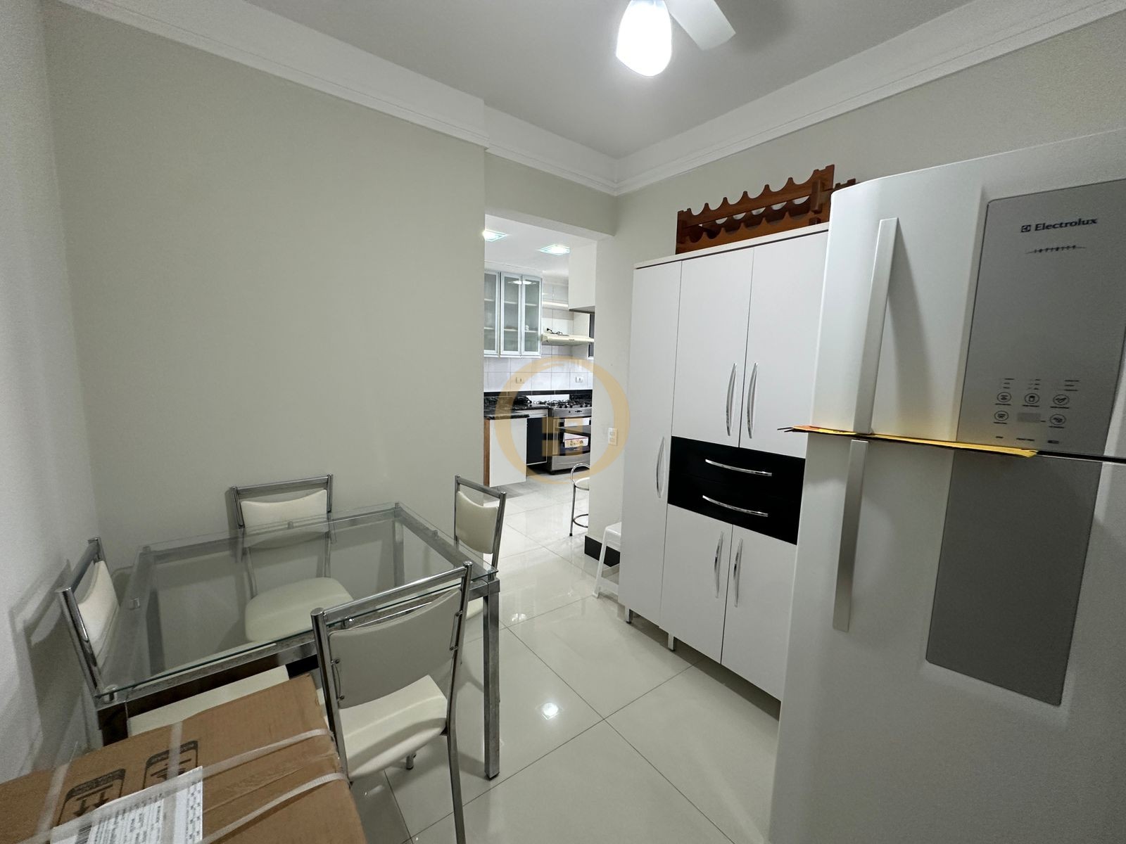 Apartamento na Praia das Pitangueiras, Guarujá - SP