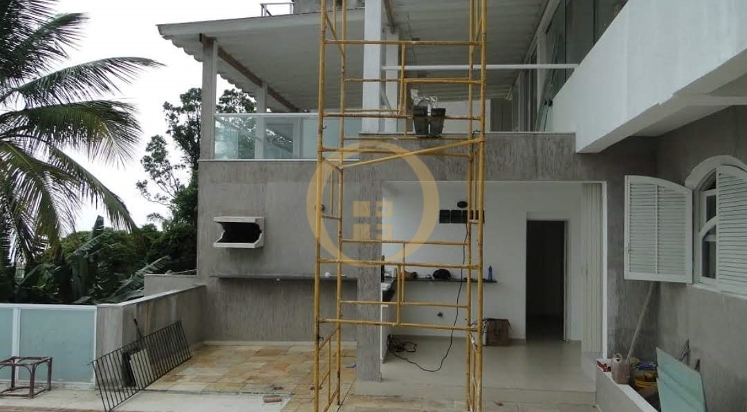 Casa em Condomínio na Praia da Enseada, Guarujá - SP