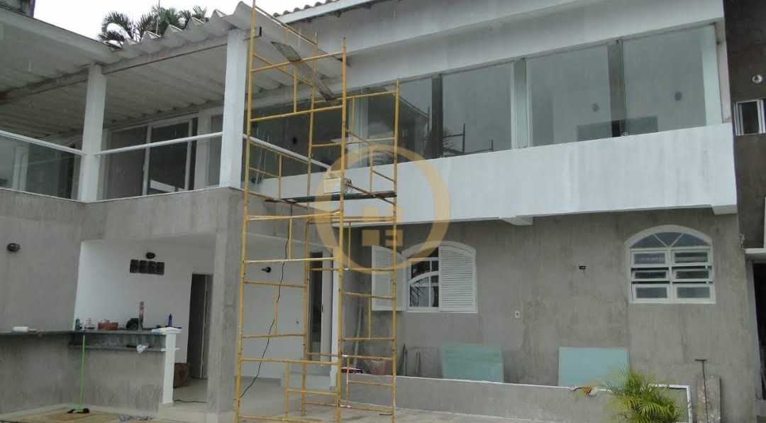 Casa em Condomínio na Praia da Enseada, Guarujá - SP
