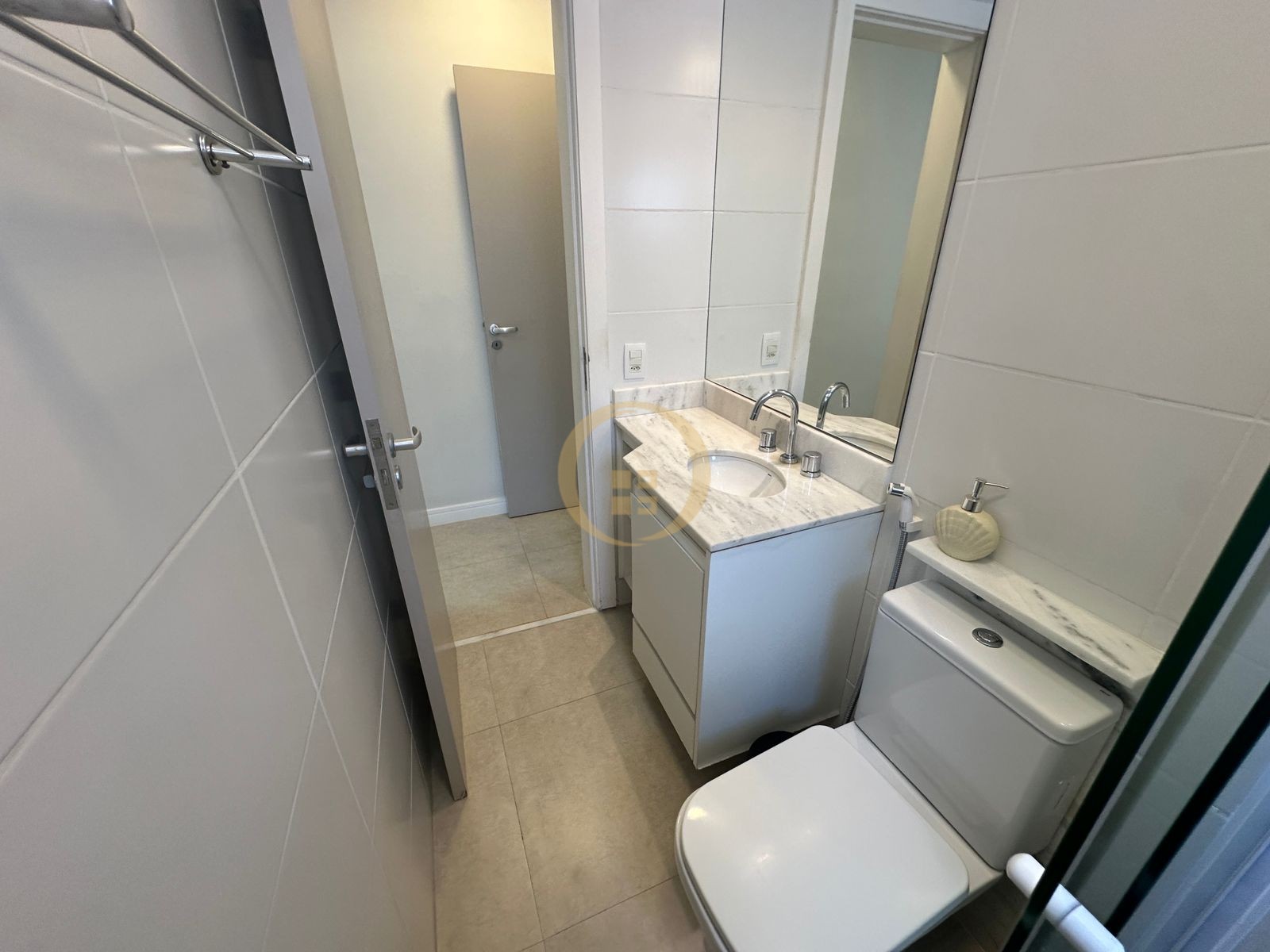 Apartamento na Praia das Astúrias, Guarujá - SP
