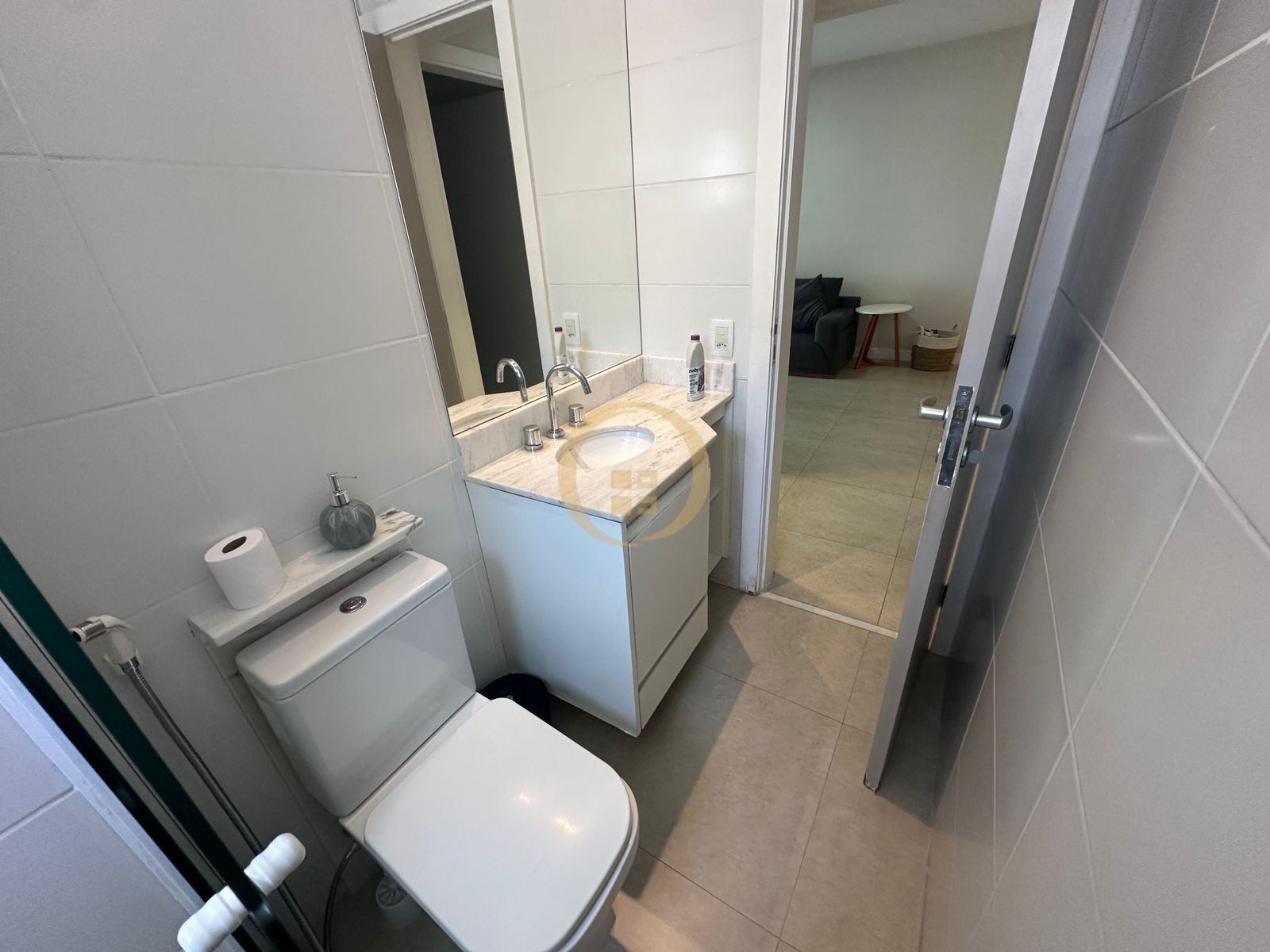 Apartamento na Praia das Astúrias, Guarujá - SP
