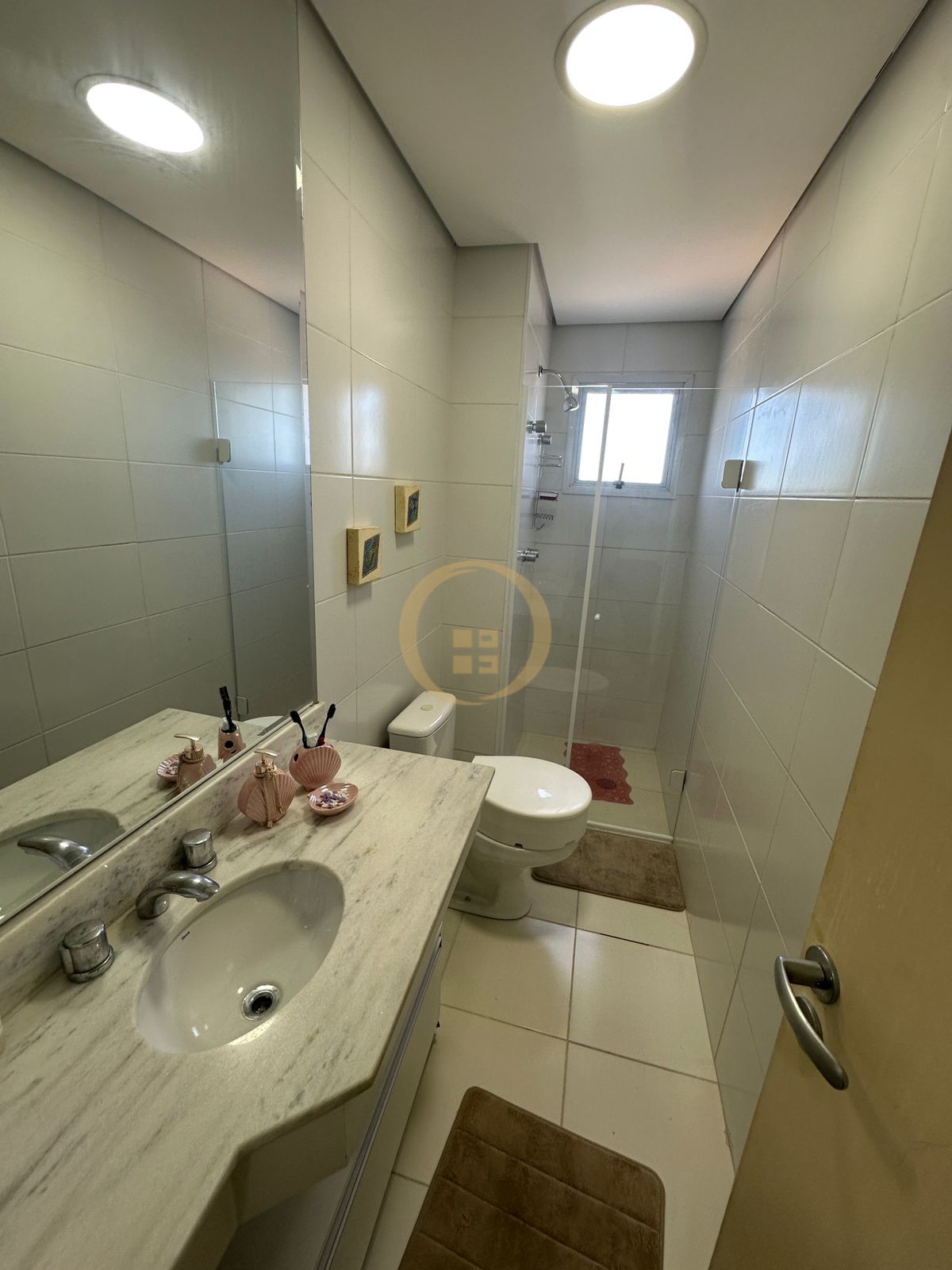 Apartamento na Praia das Astúrias, Guarujá - SP