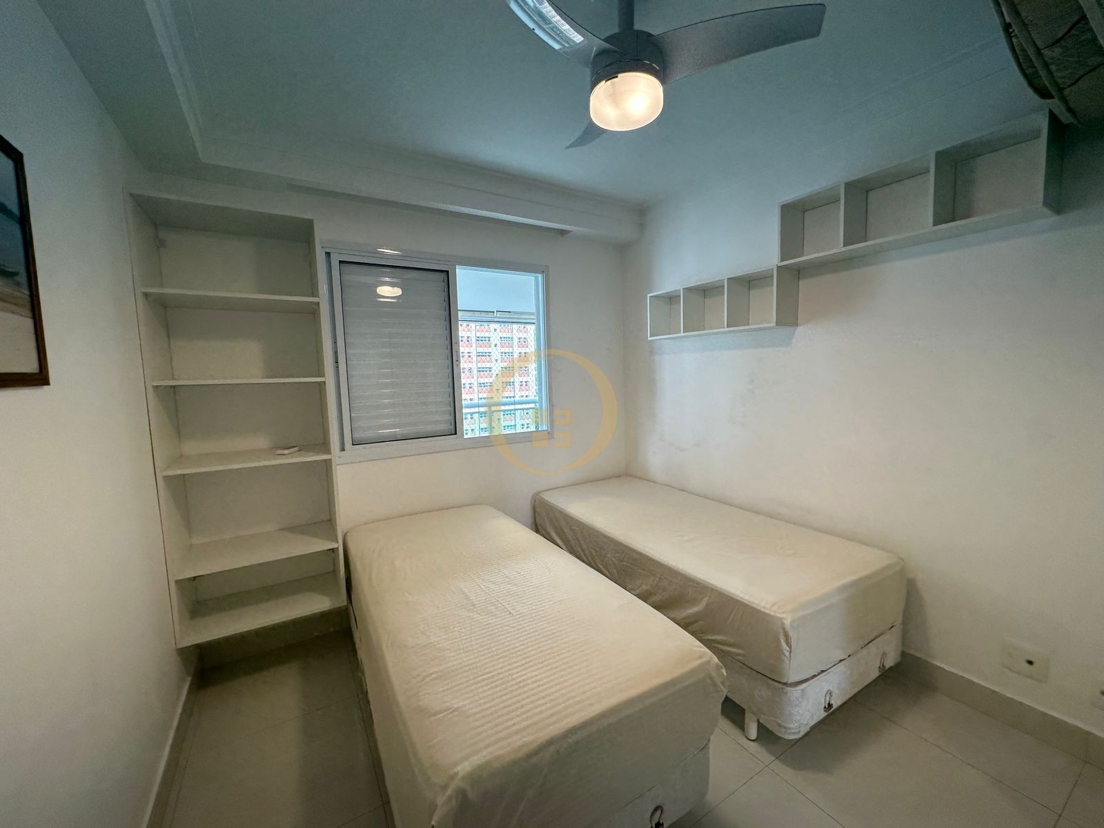 Apartamento na Praia das Pitangueiras, Guarujá - SP