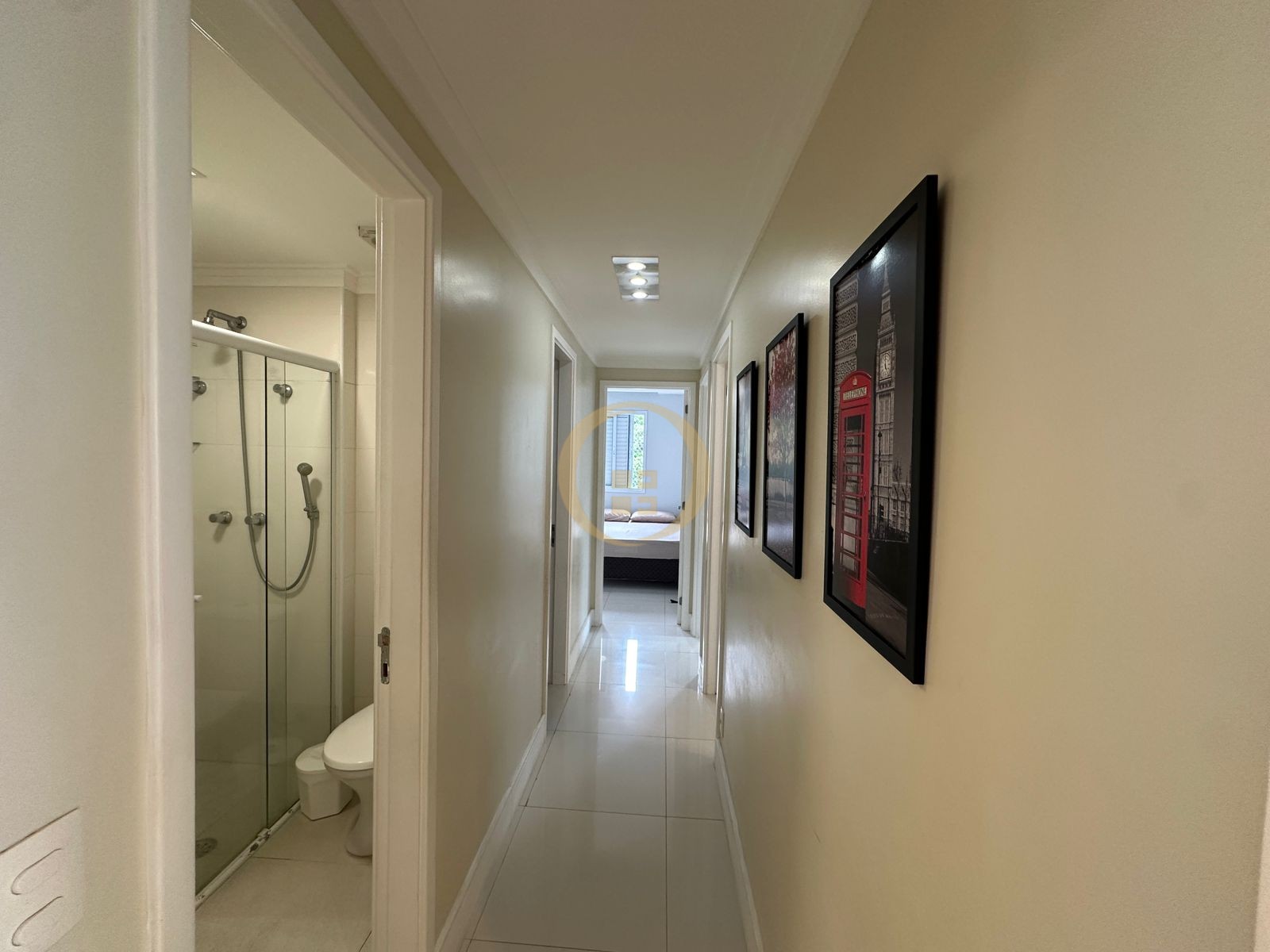 Apartamento na Praia das Pitangueiras, Guarujá - SP