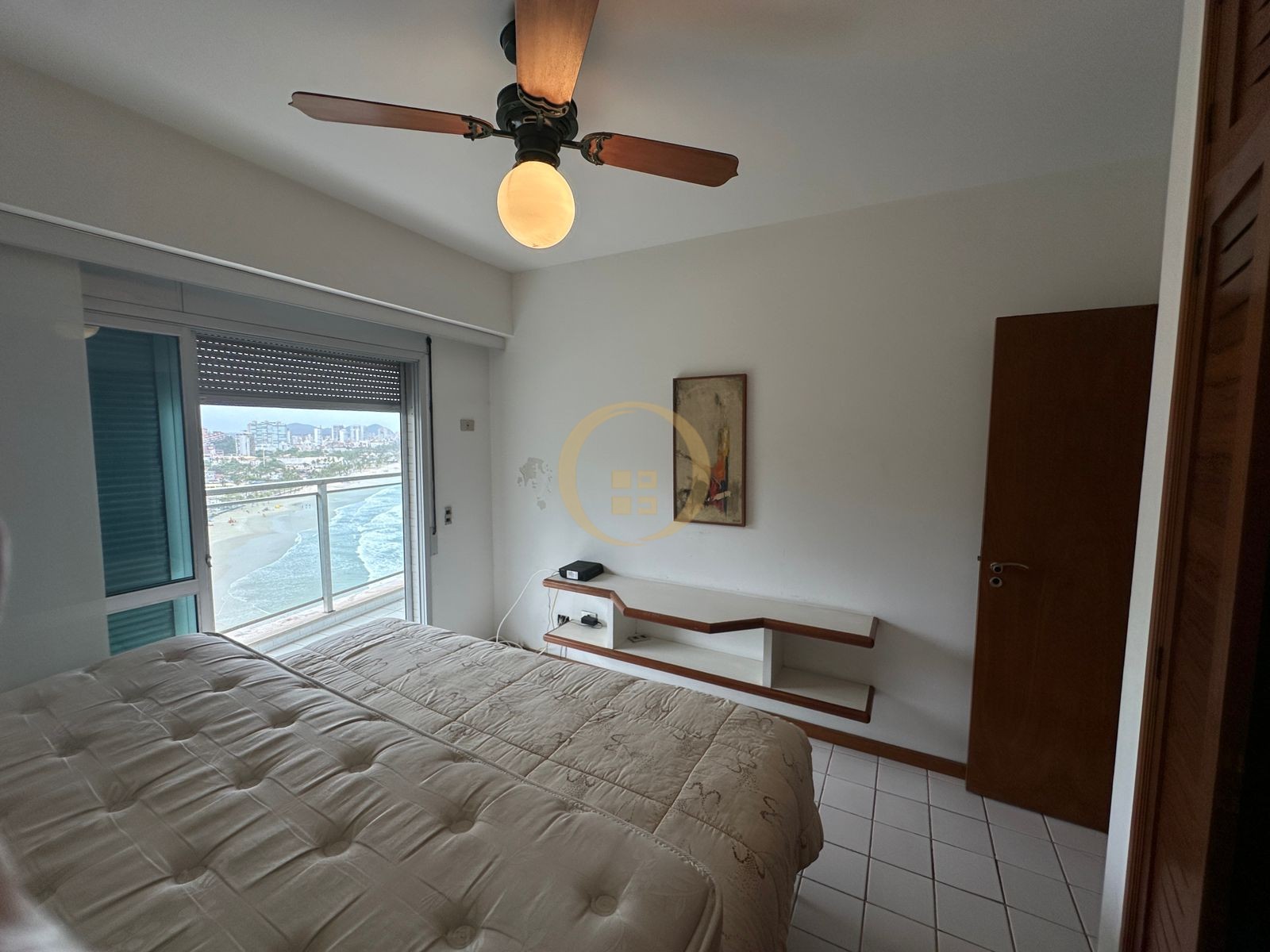 Apartamento Frente ao Mar nas Pitangueiras, Guarujá - SP
