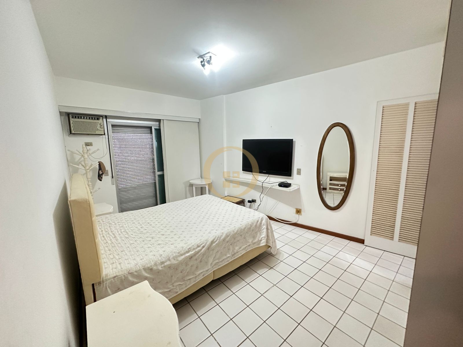Apartamento Frente ao Mar nas Pitangueiras, Guarujá - SP