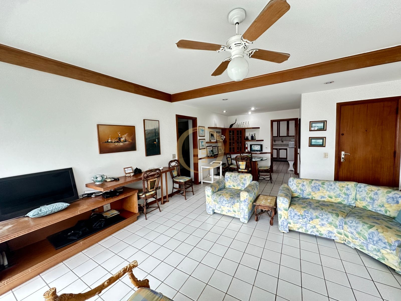 Apartamento Frente ao Mar nas Pitangueiras, Guarujá - SP