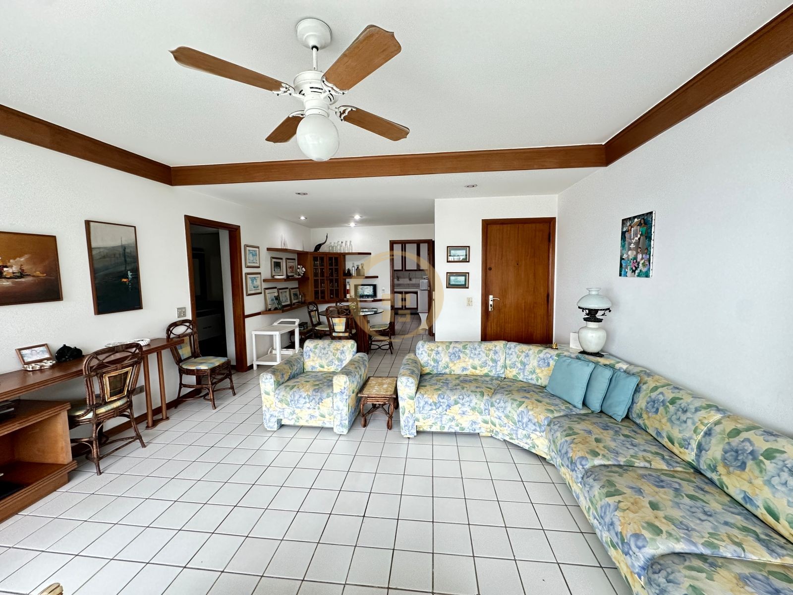 Apartamento Frente ao Mar nas Pitangueiras, Guarujá - SP