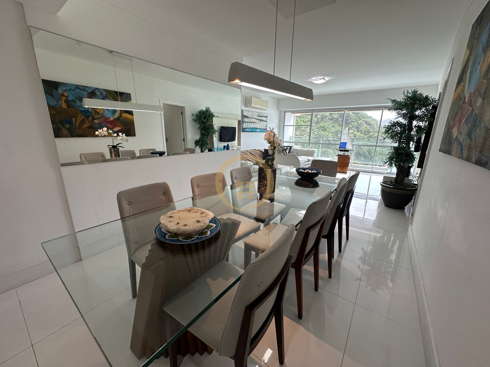 Apartamento Frente ao Mar nas Pitangueiras, Guarujá - SP
