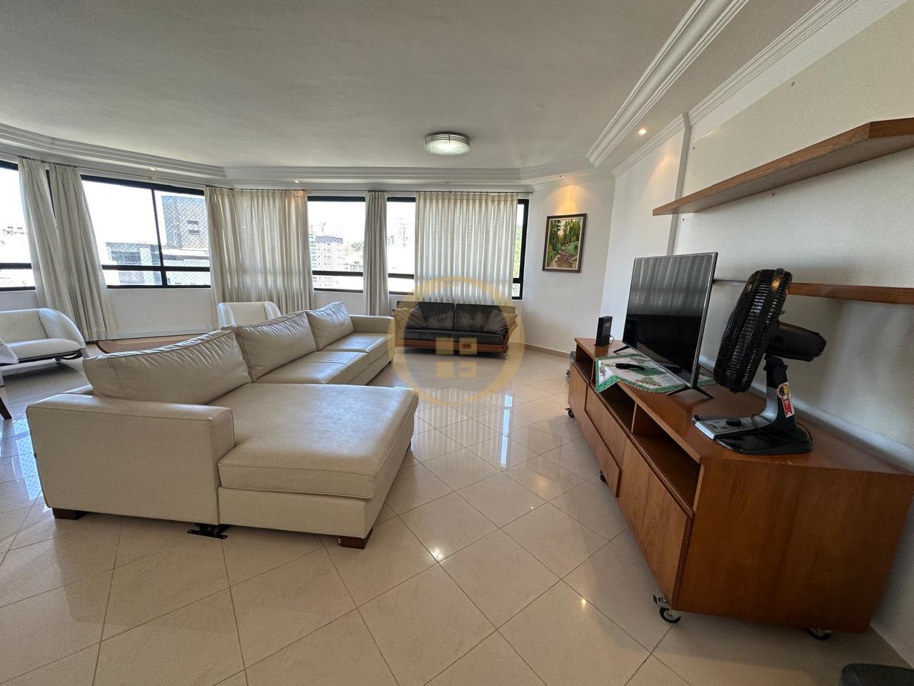 Apartamento na Praia das Pitangueiras, Guarujá - SP
