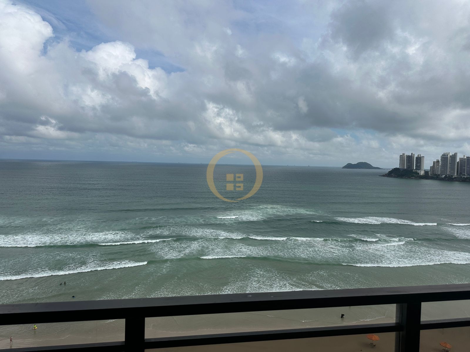 Apartamento Frente ao Mar nas Pitangueiras, Guarujá - SP