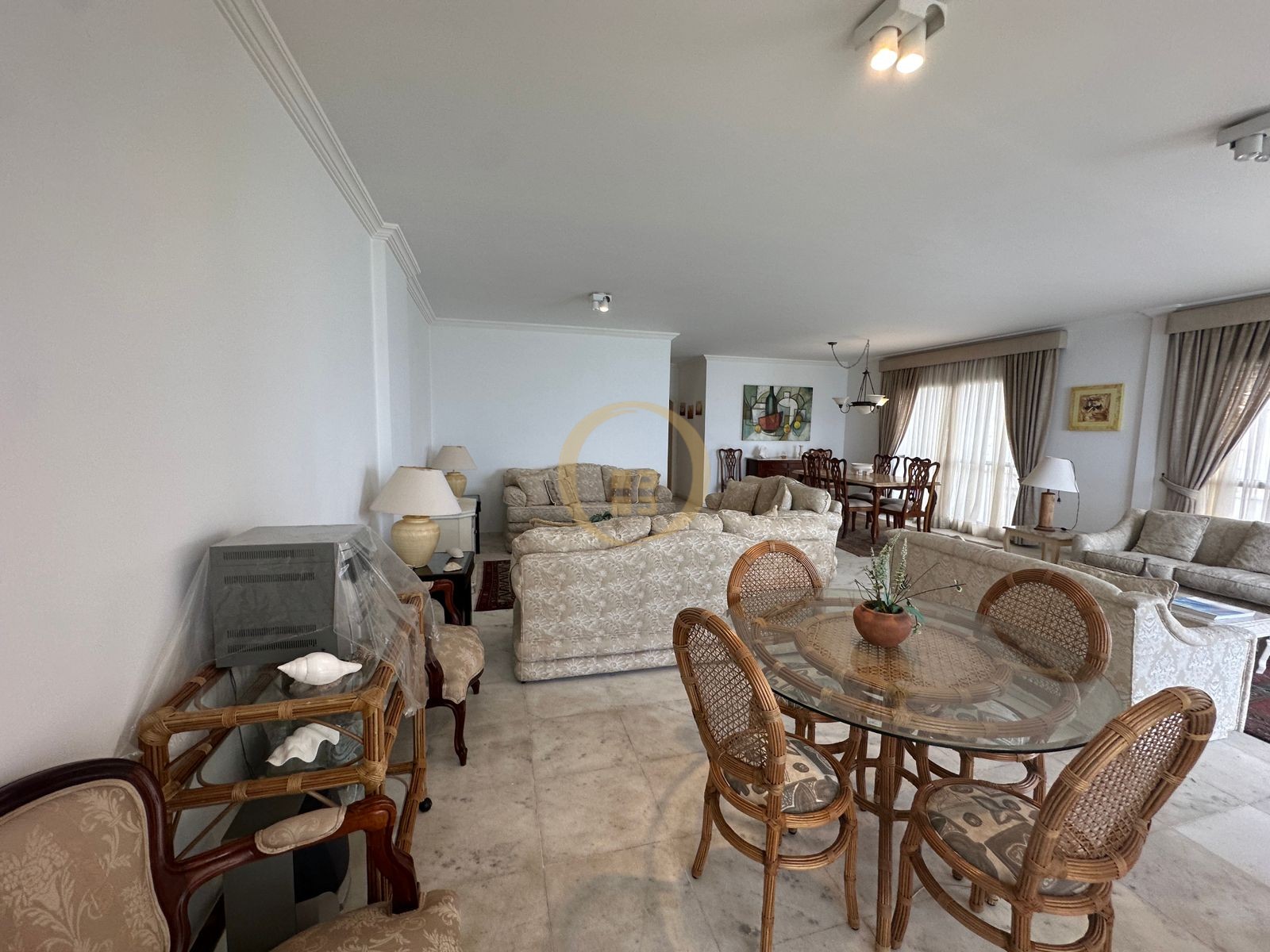 Apartamento Frente ao Mar nas Pitangueiras, Guarujá - SP