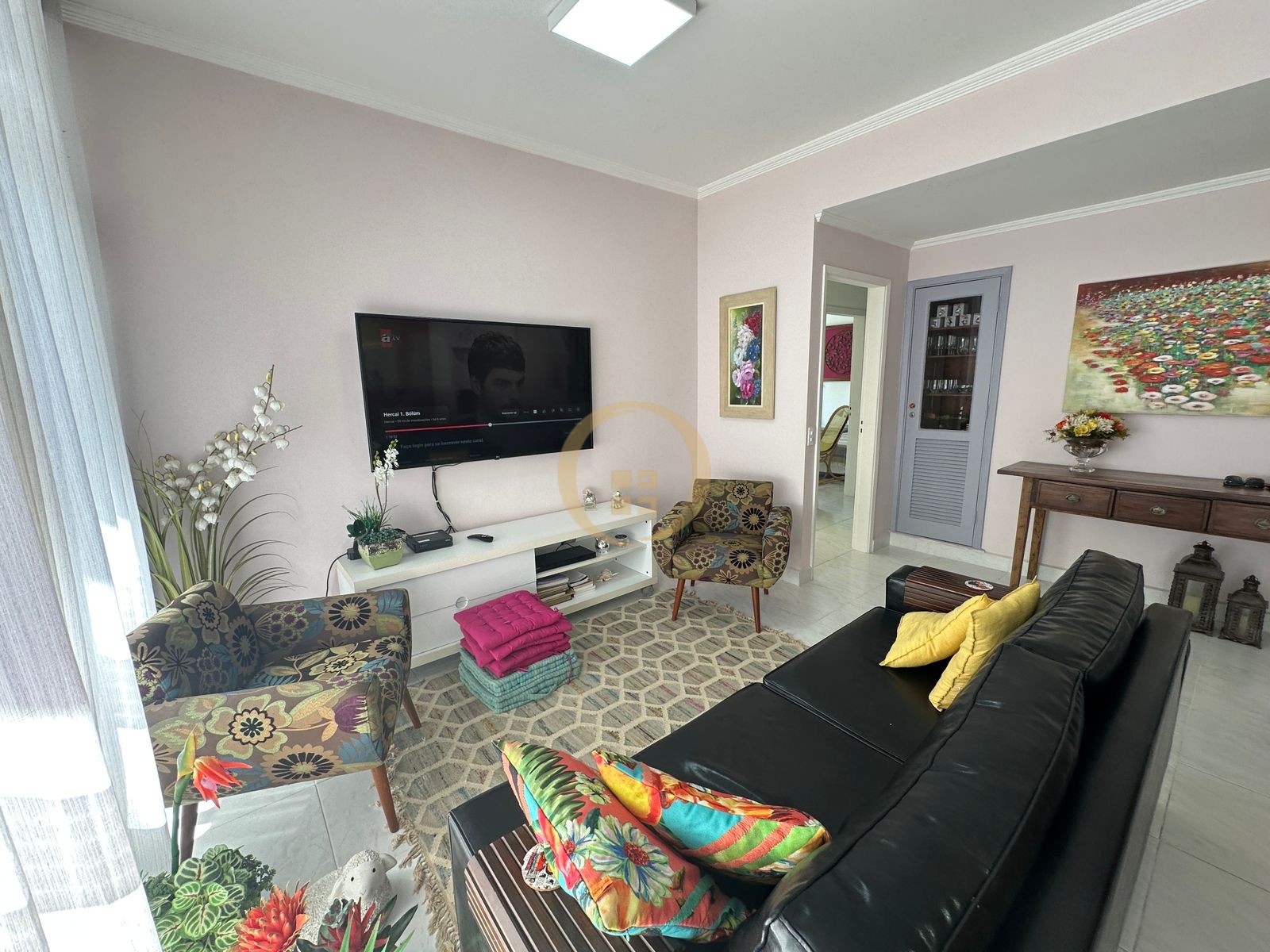 Apartamento na Praia das Pitangueiras, Guarujá - SP