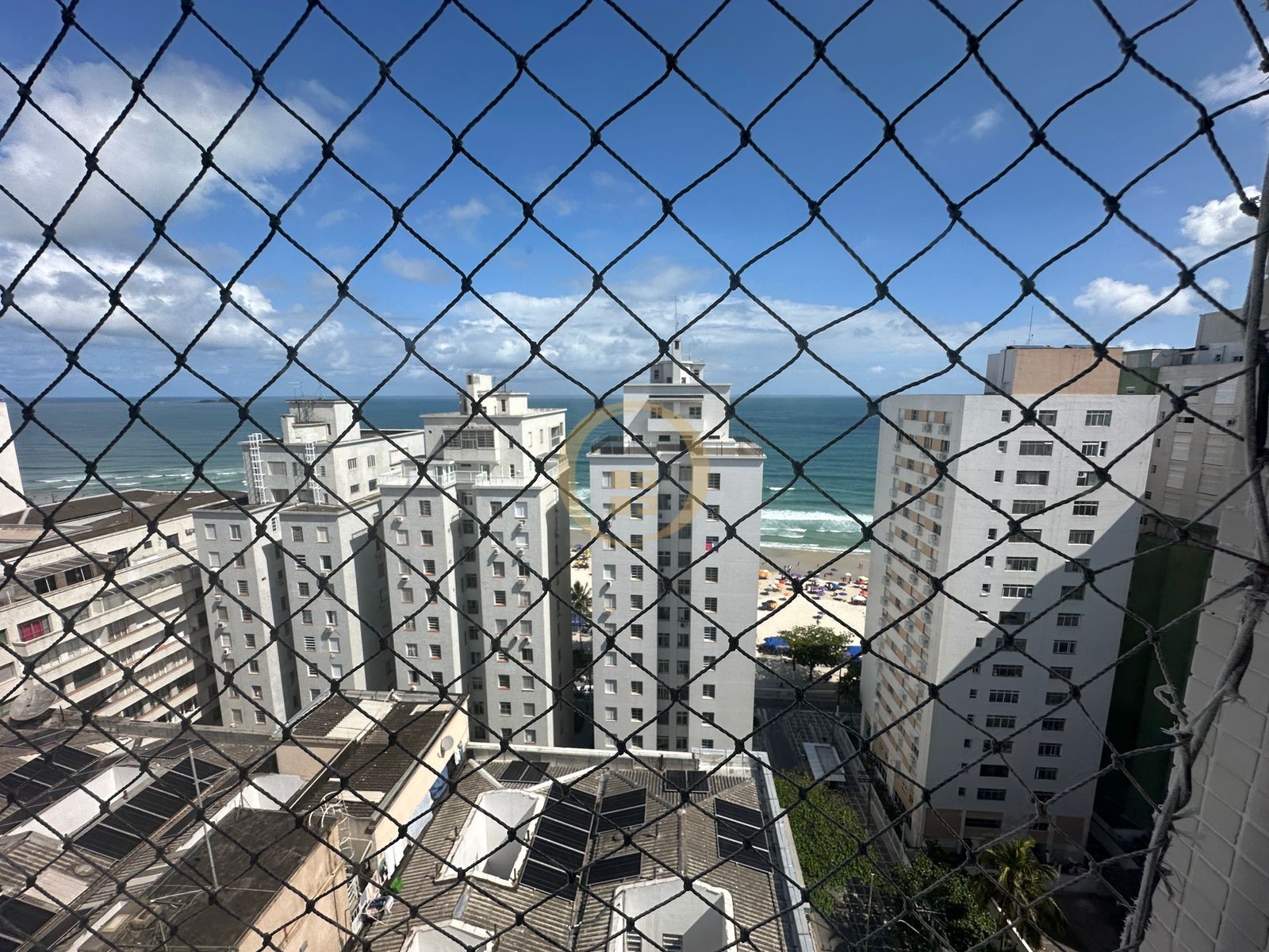 Apartamento na Praia das Pitangueiras, Guarujá - SP