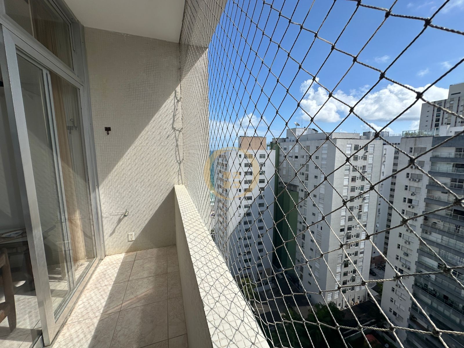 Apartamento na Praia das Pitangueiras, Guarujá - SP