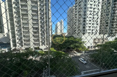 Apartamento na Praia das Pitangueiras, Guarujá - SP