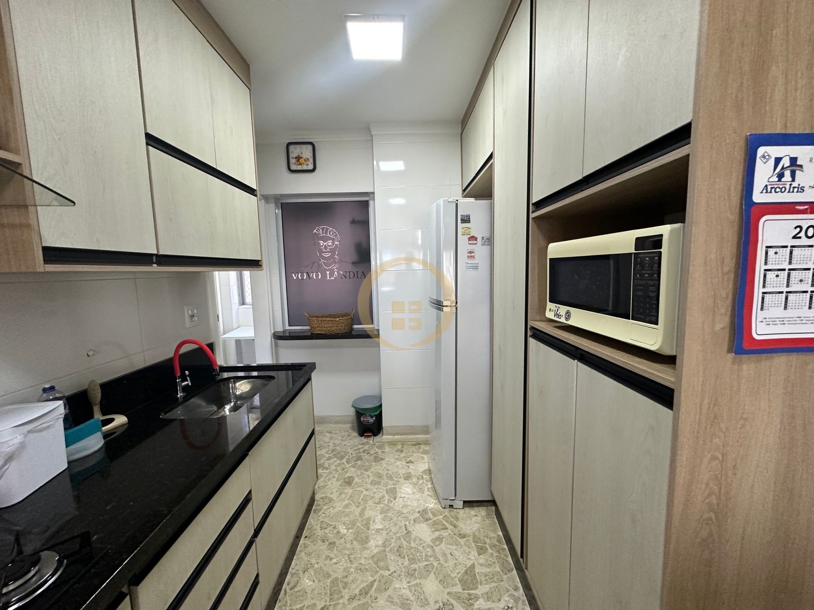 Apartamento na Praia das Pitangueiras, Guarujá - SP