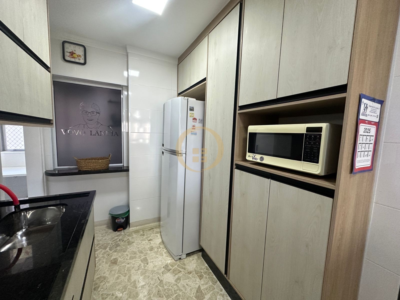 Apartamento na Praia das Pitangueiras, Guarujá - SP