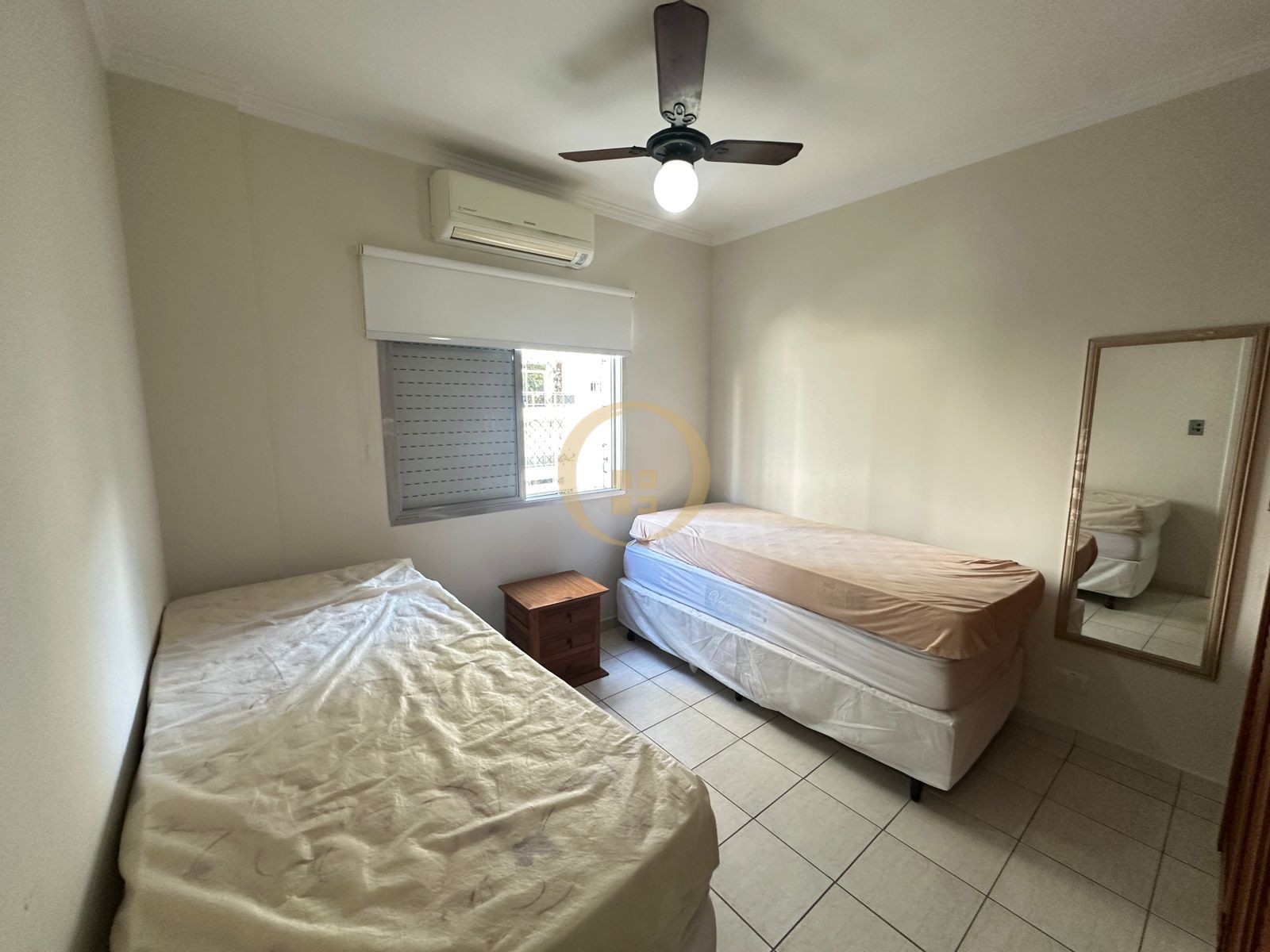 Apartamento na Praia das Pitangueiras, Guarujá - SP