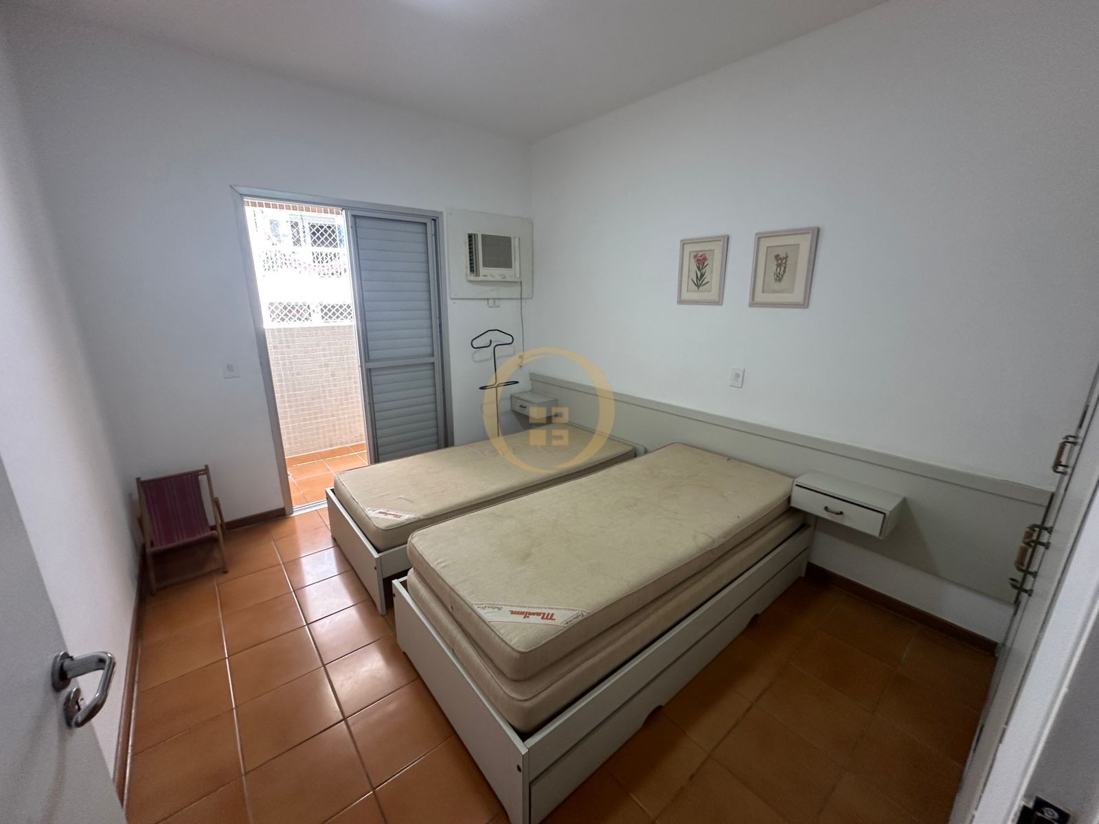 Apartamento na Praia das Pitangueiras, Guarujá - SP