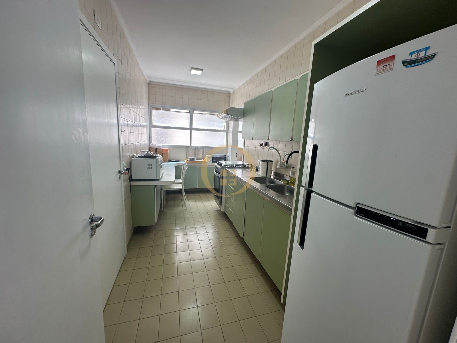 Apartamento na Praia das Pitangueiras, Guarujá - SP