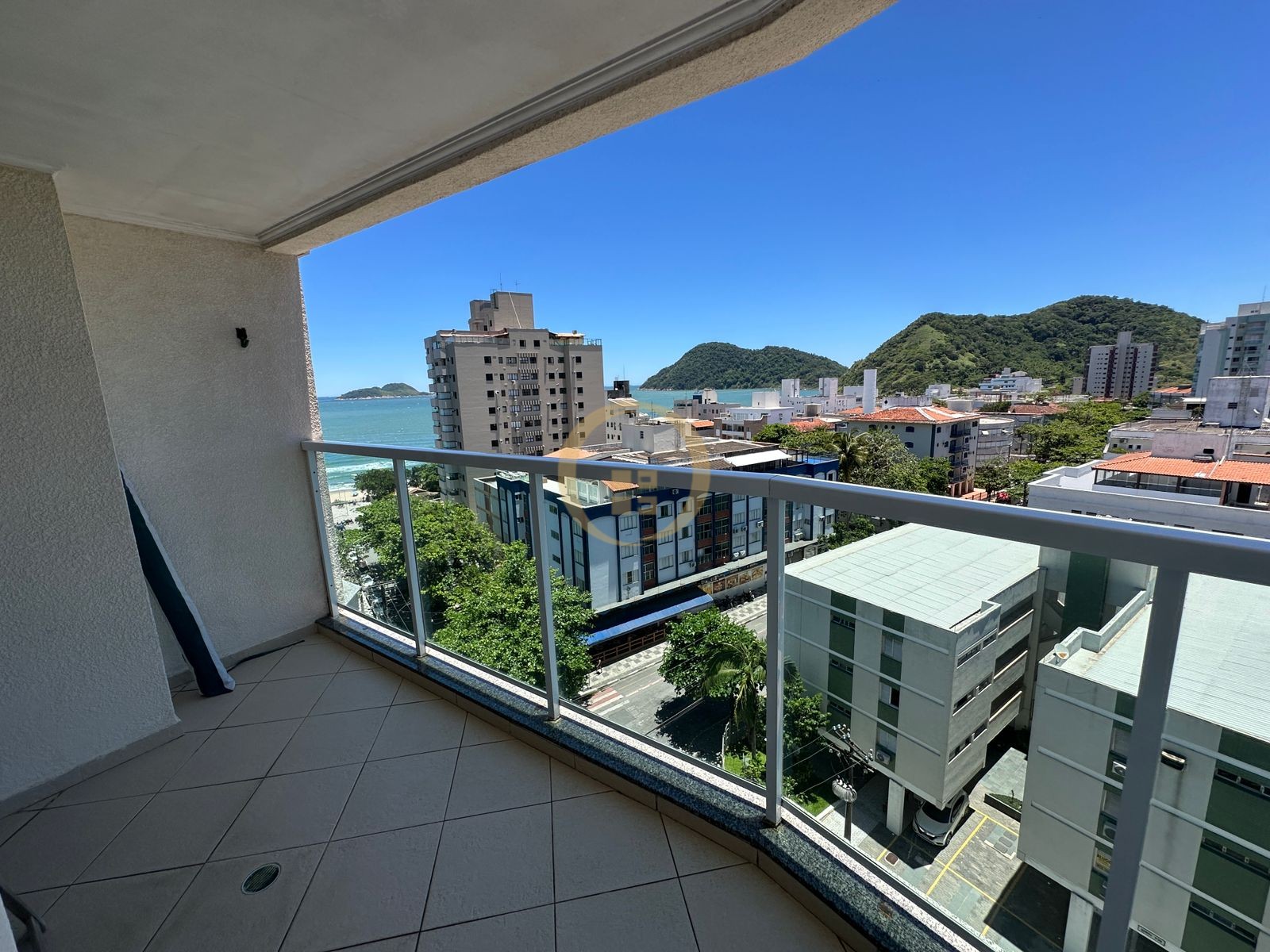 Apartamento na Praia das Astúrias, Guarujá - SP