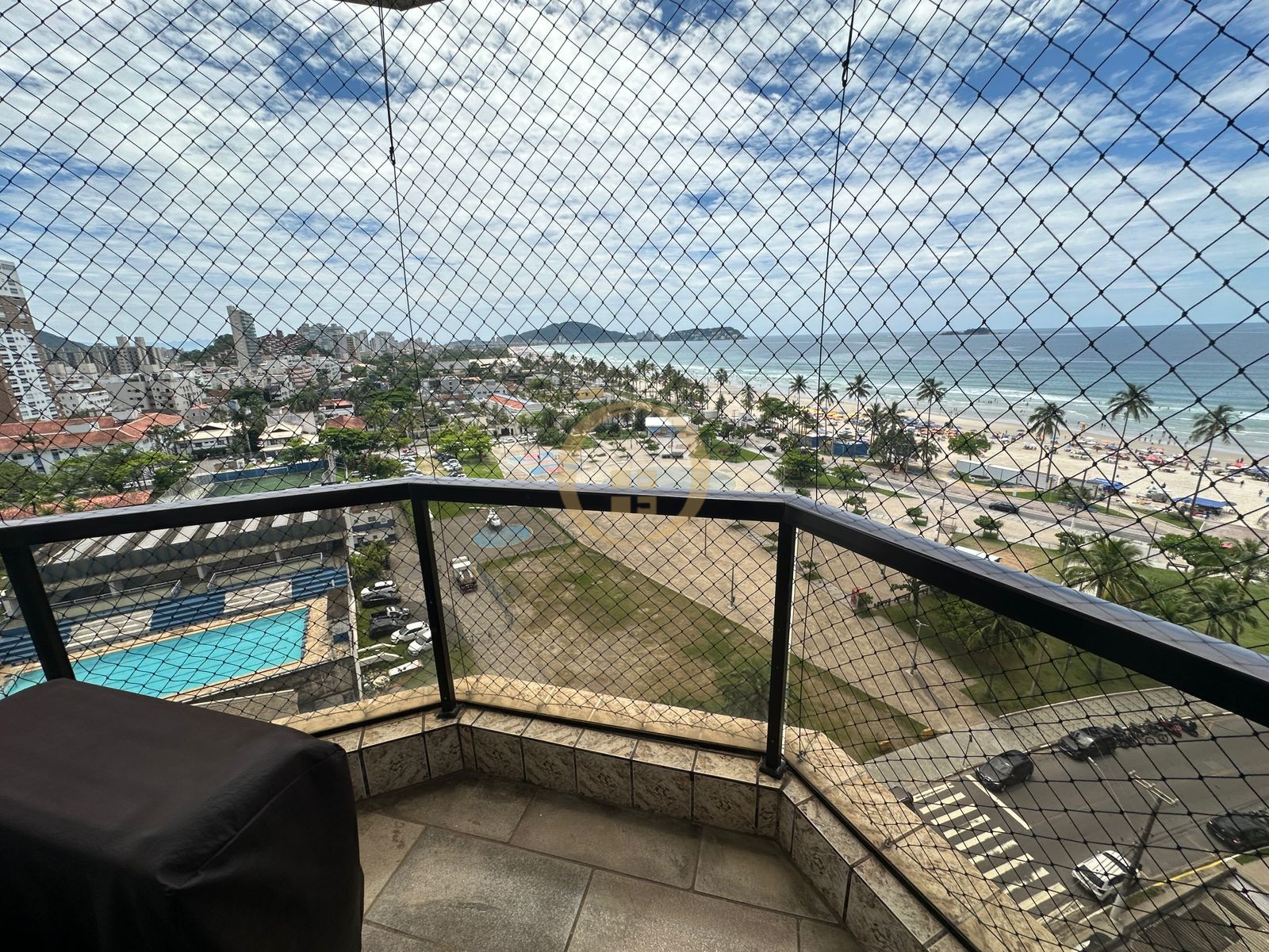 Apartamento na Praia da Enseada, Guarujá - SP