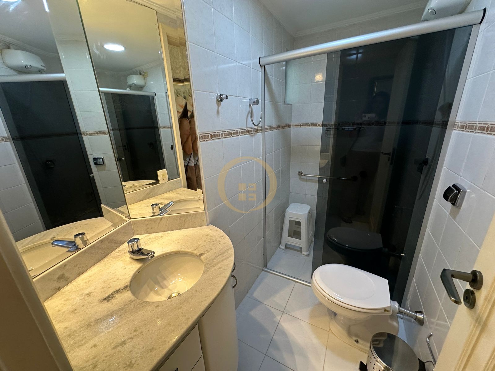 Apartamento na Praia da Enseada, Guarujá - SP