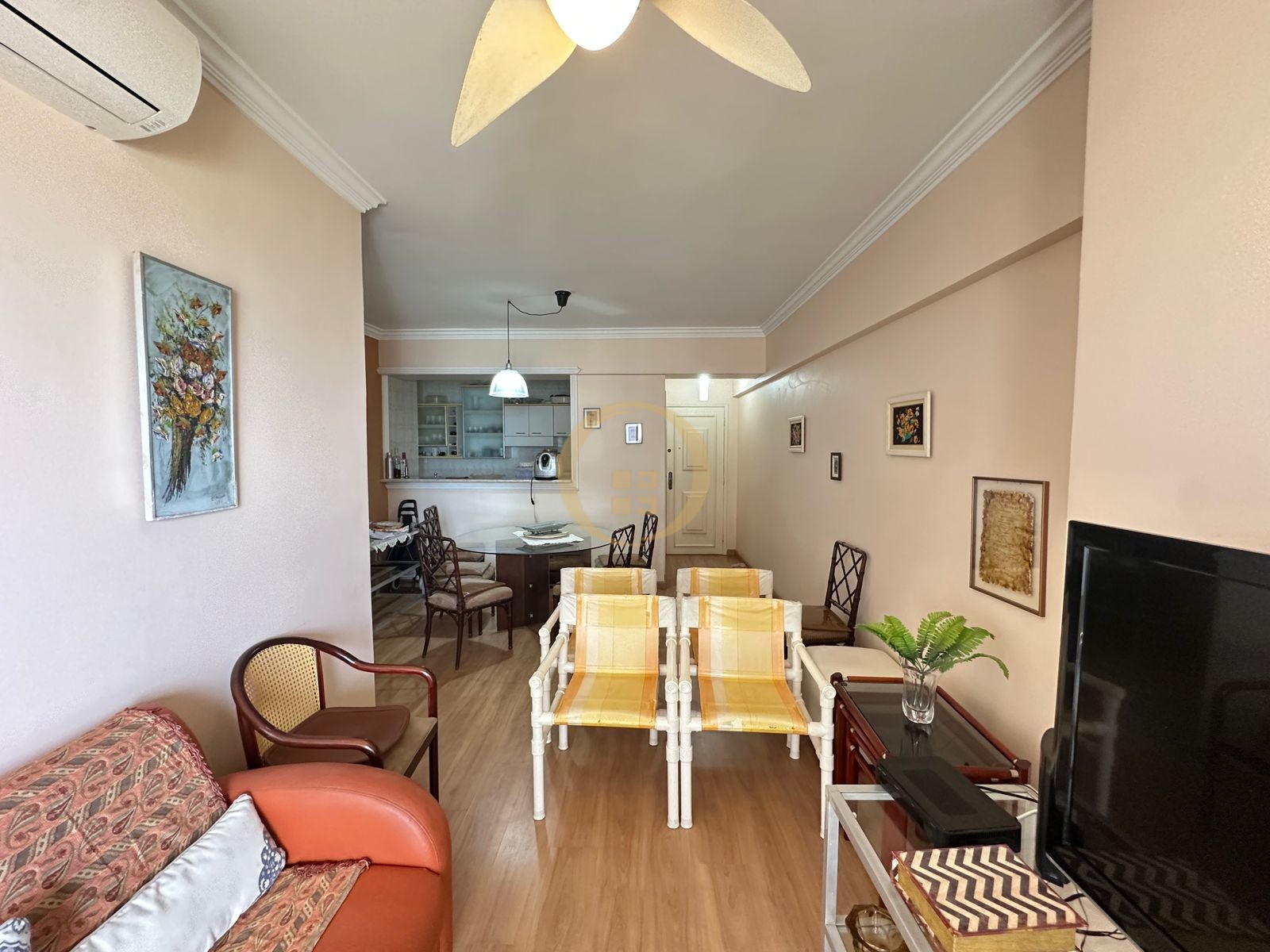 Apartamento na Praia da Enseada, Guarujá - SP